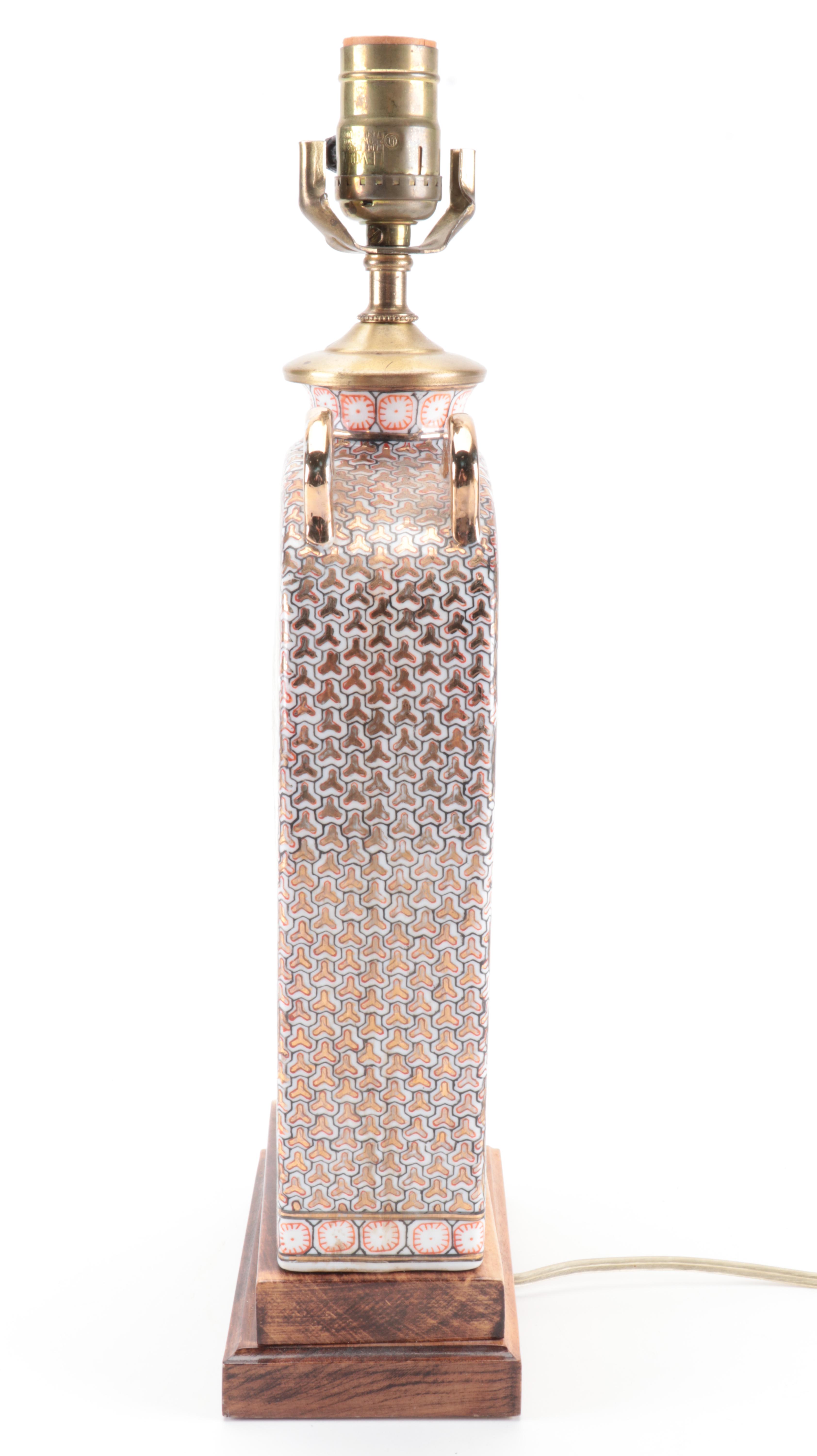 Chinese Painted Porcelain Hunt Scene Lamp