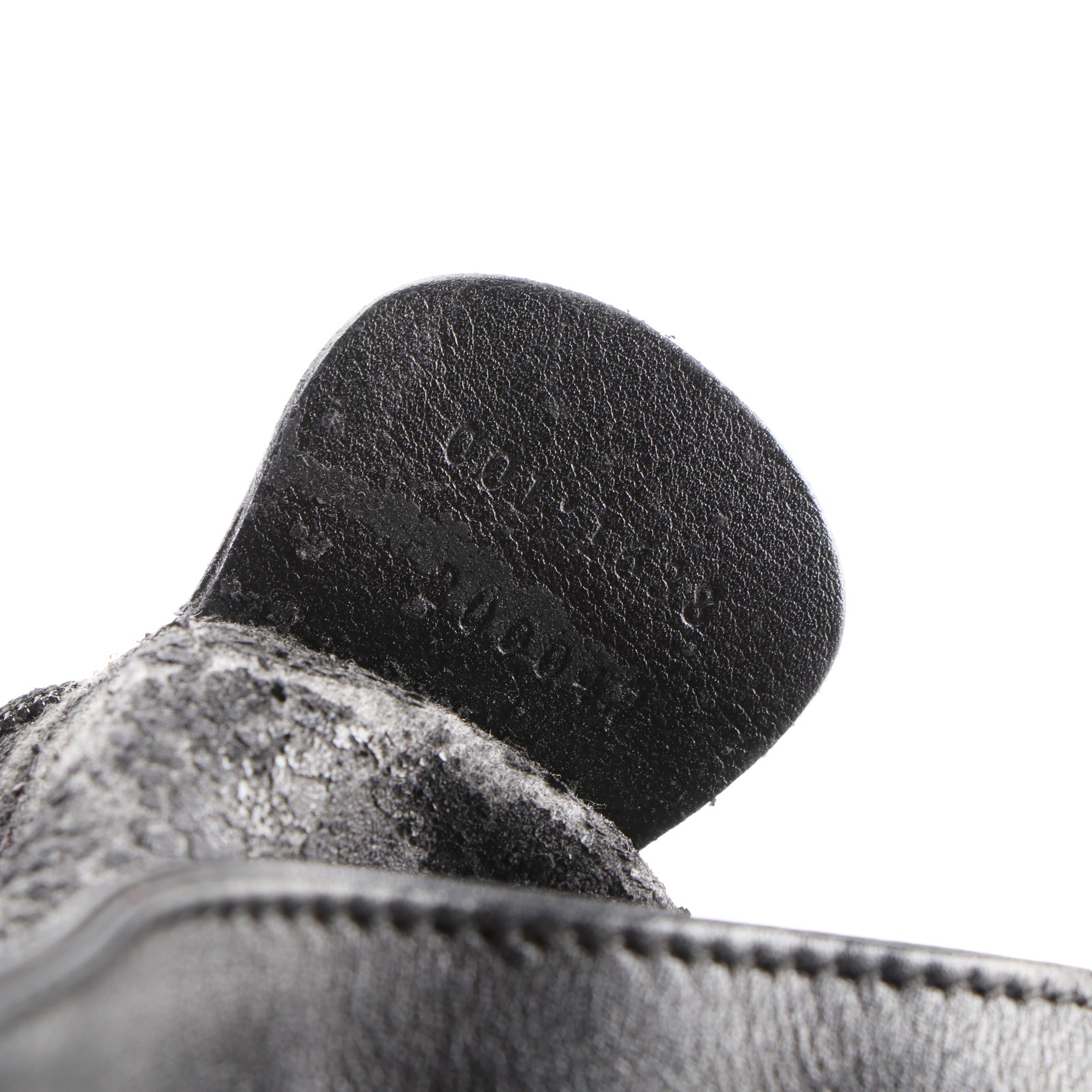 Gucci Bamboo Shoulder Bag in Black Leather