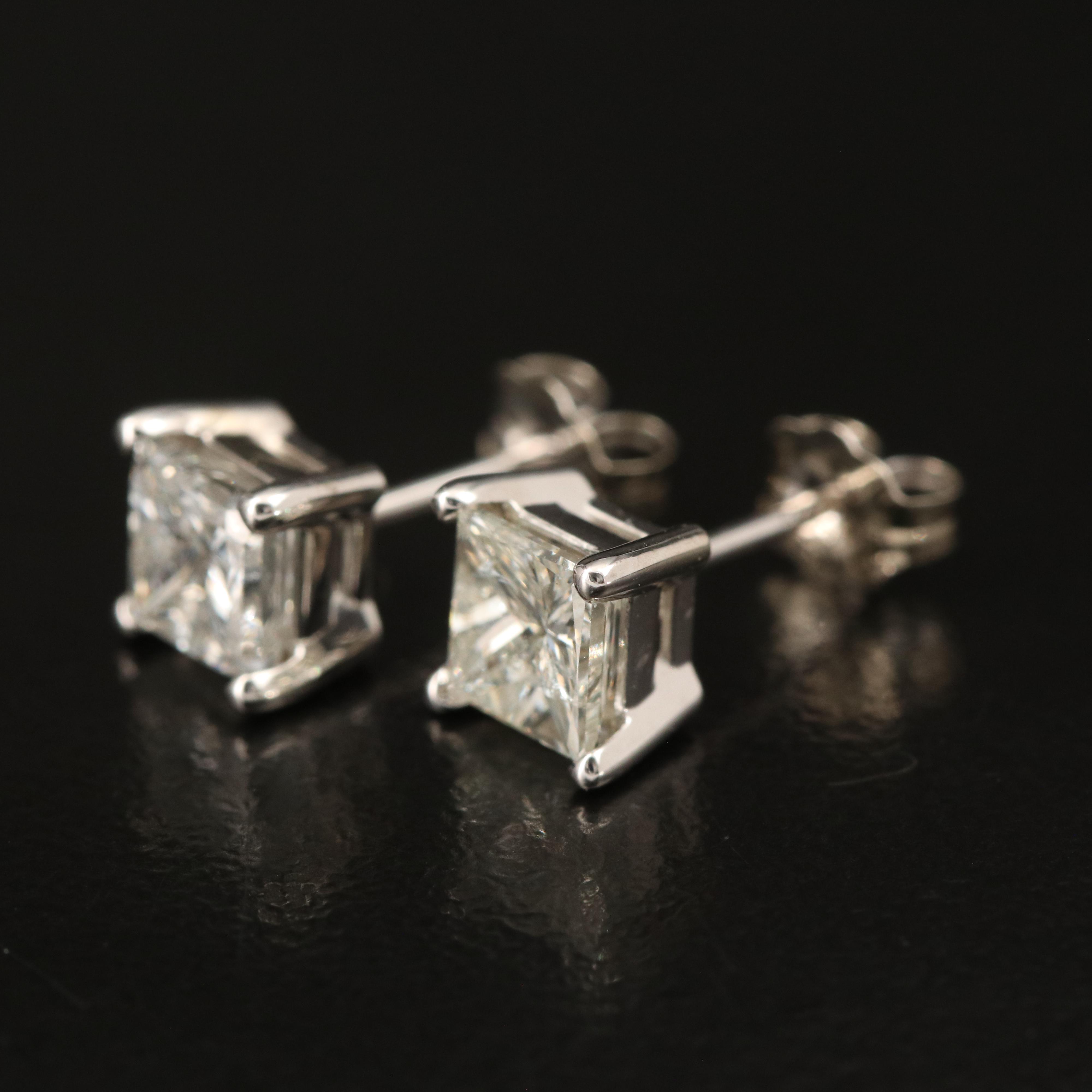 18K 1.62 CTW Diamond Stud Earrings with GIA Report