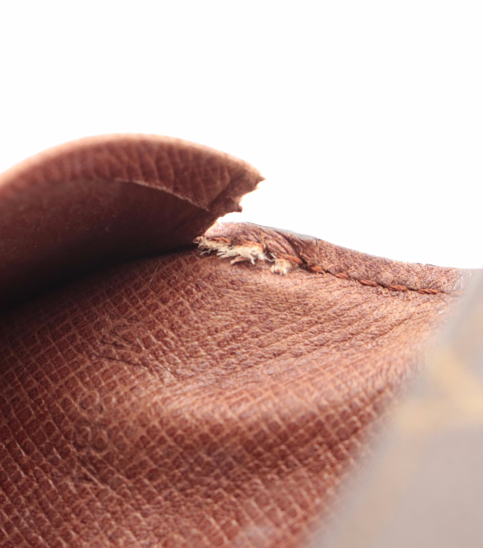 Louis Vuitton Card Case/Bifold in Monogram Canvas