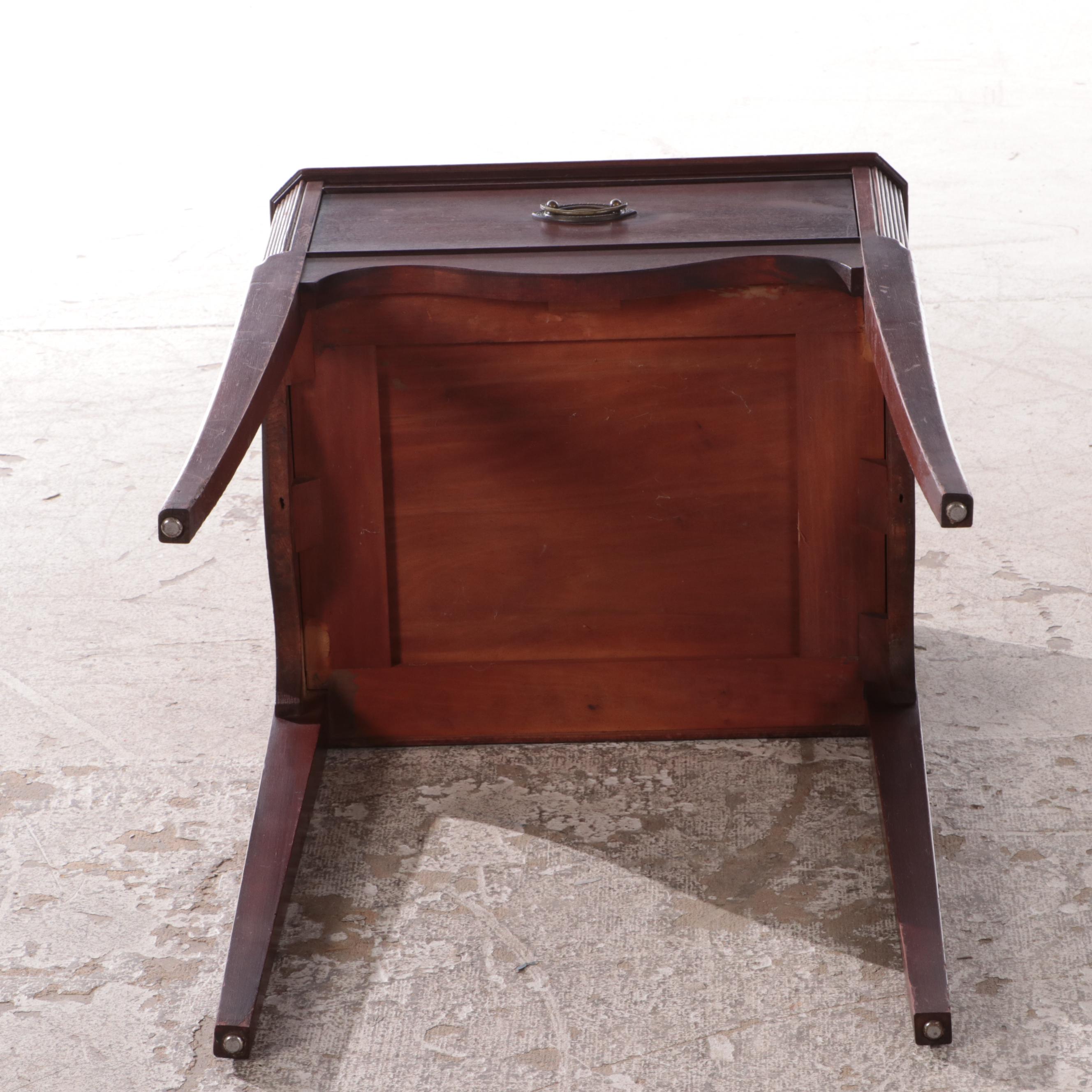 Dexter/Grand Rapids Chair Co. Federal Style Mahogany Side Table, circa 1940