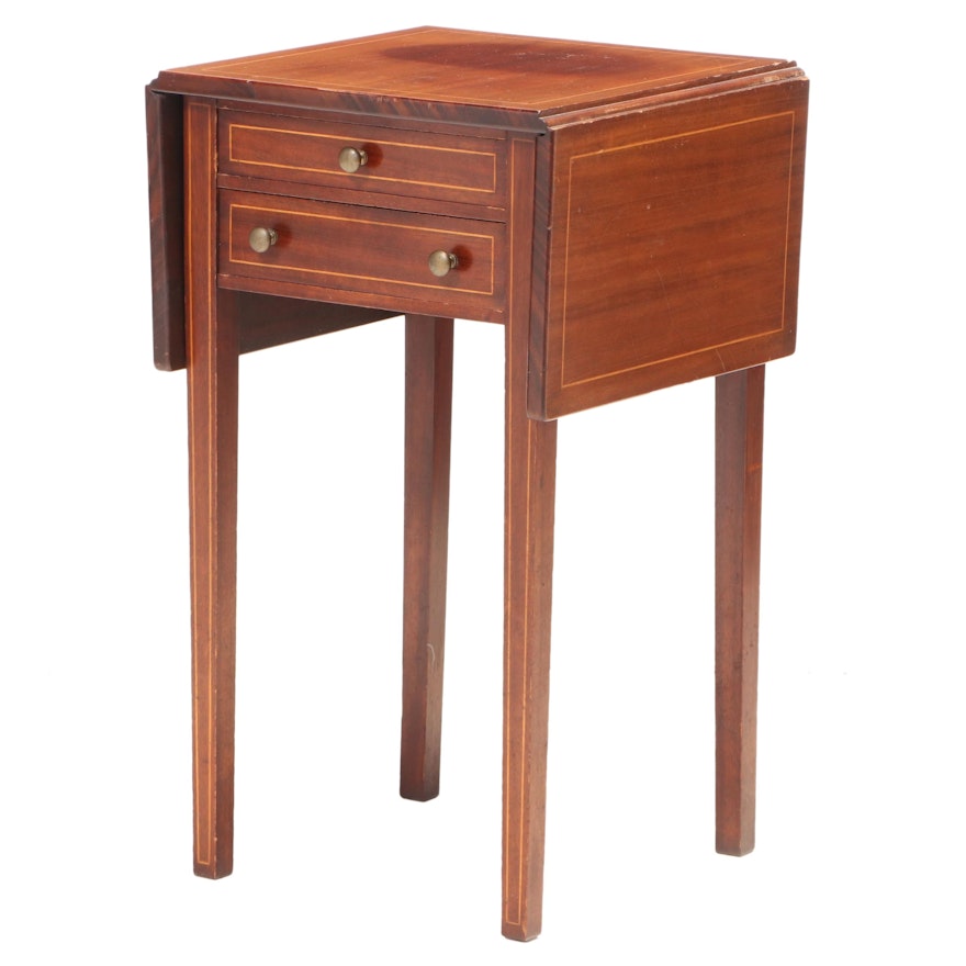 Federal Style String-Inlaid Mahogany Drop-Leaf Side Table, 20th Century