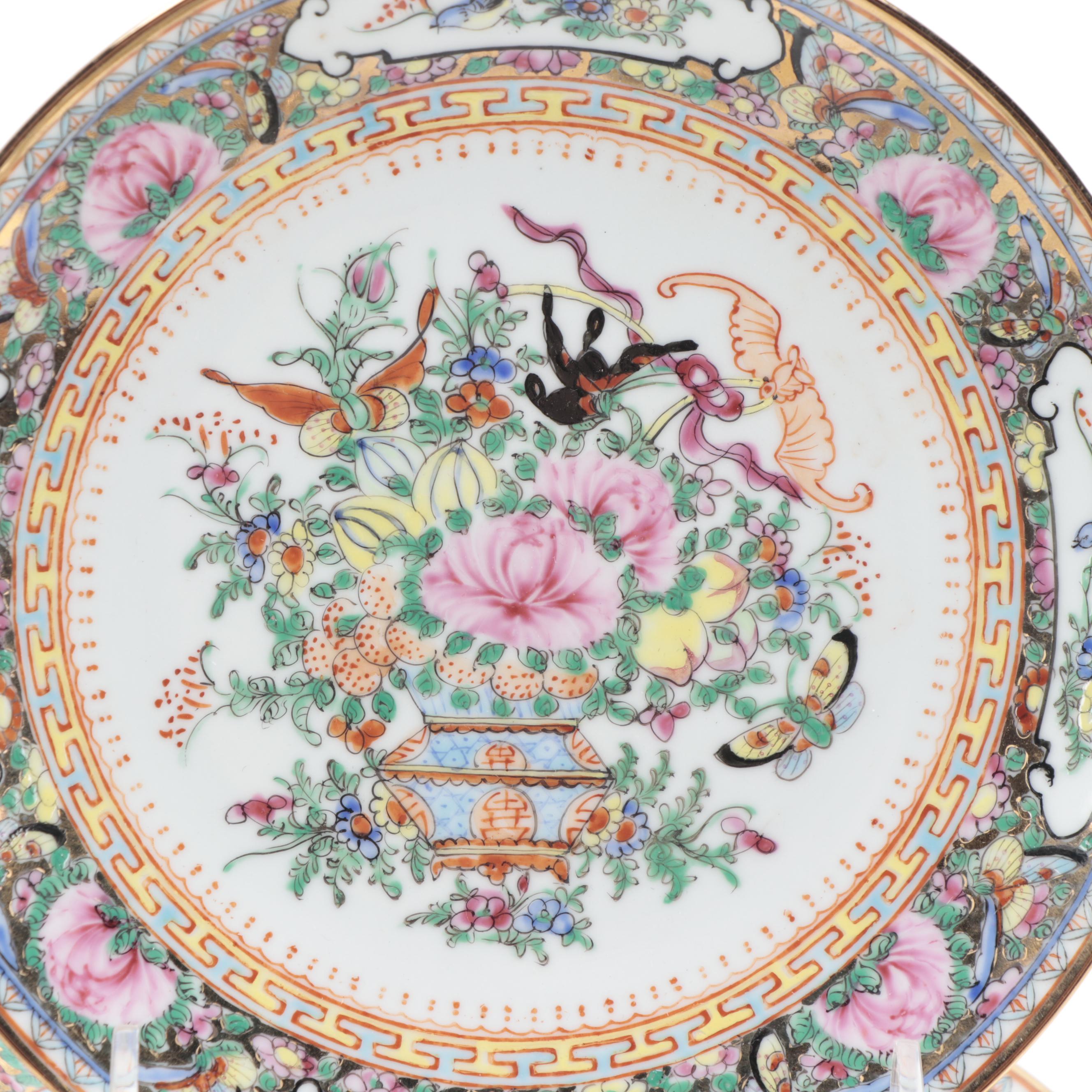 Chinese Famille Rose Porcelain Dinnerware and Serving Pieces, Mid to Late 20th C