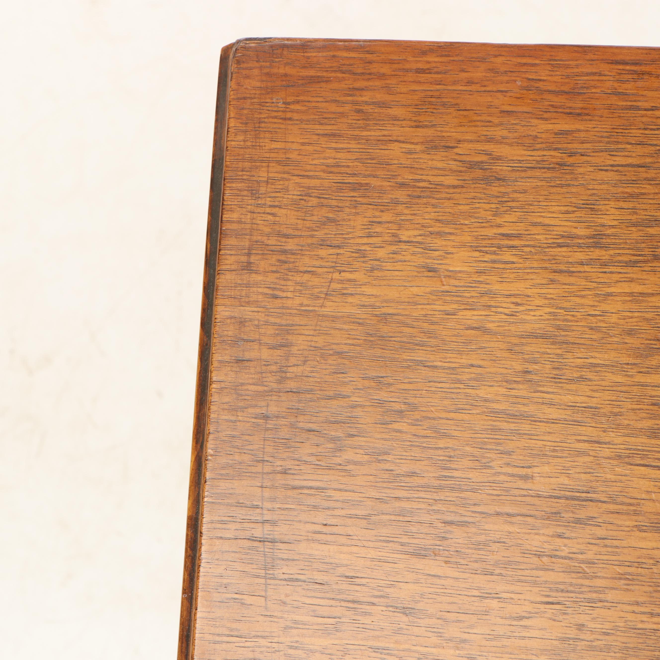 Sheraton Style Oak Single-Drawer End Table, Mid to Late 20th Century