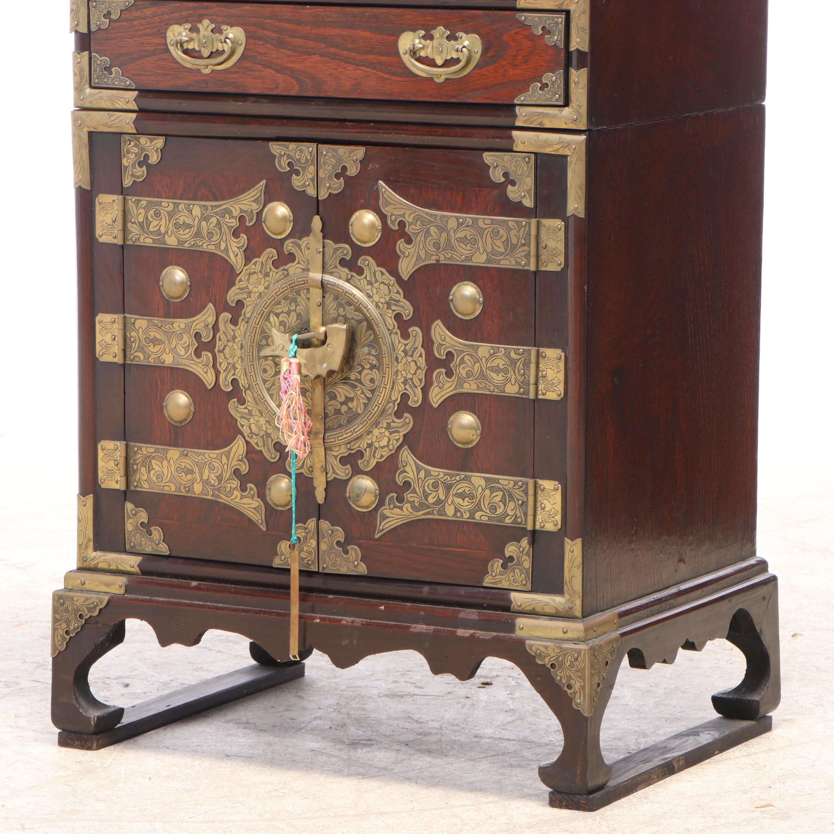 Korean Brass-Mounted Elm Five-Drawer Tansu