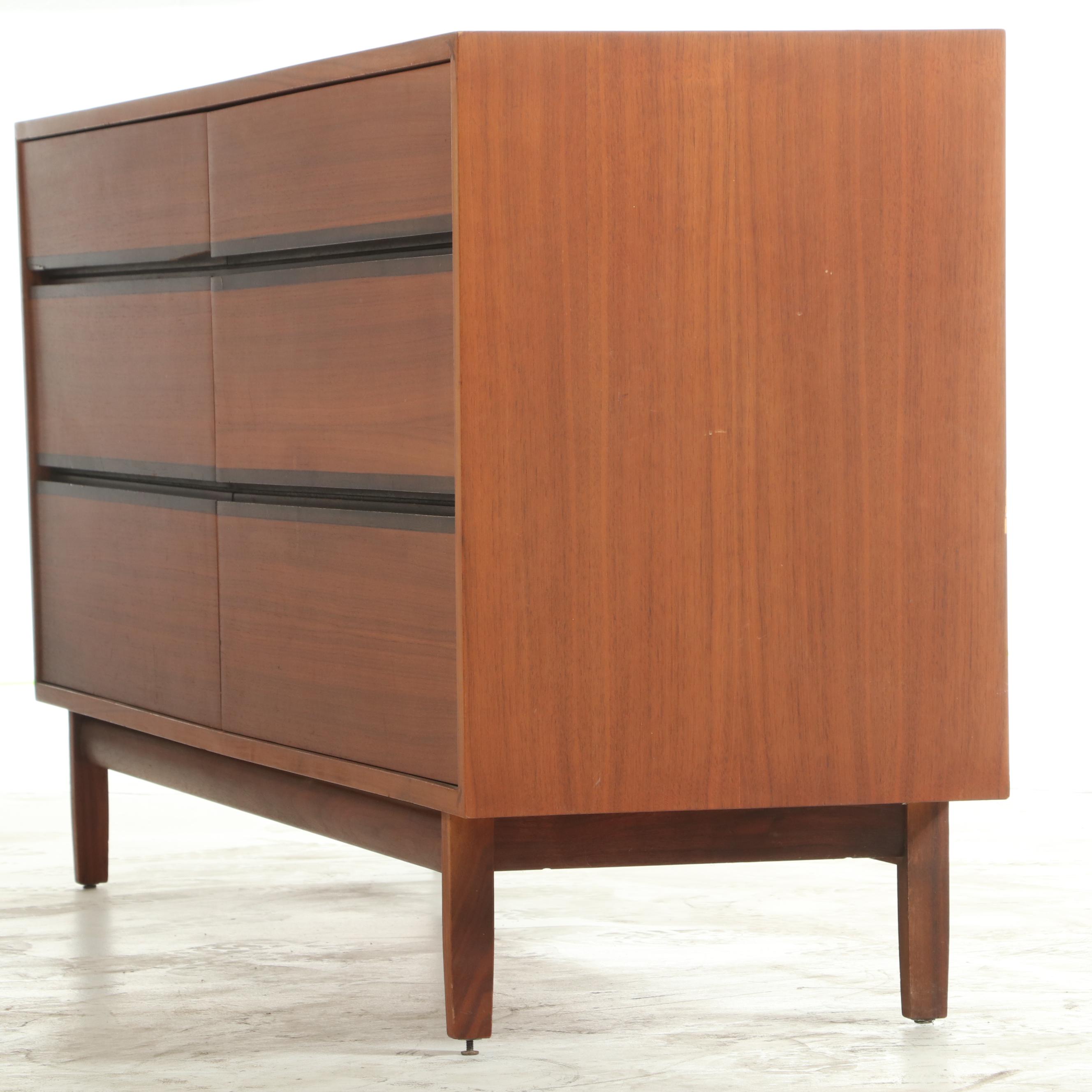 Kipp Stewart for Calvin Mid Century Modern Walnut Dresser