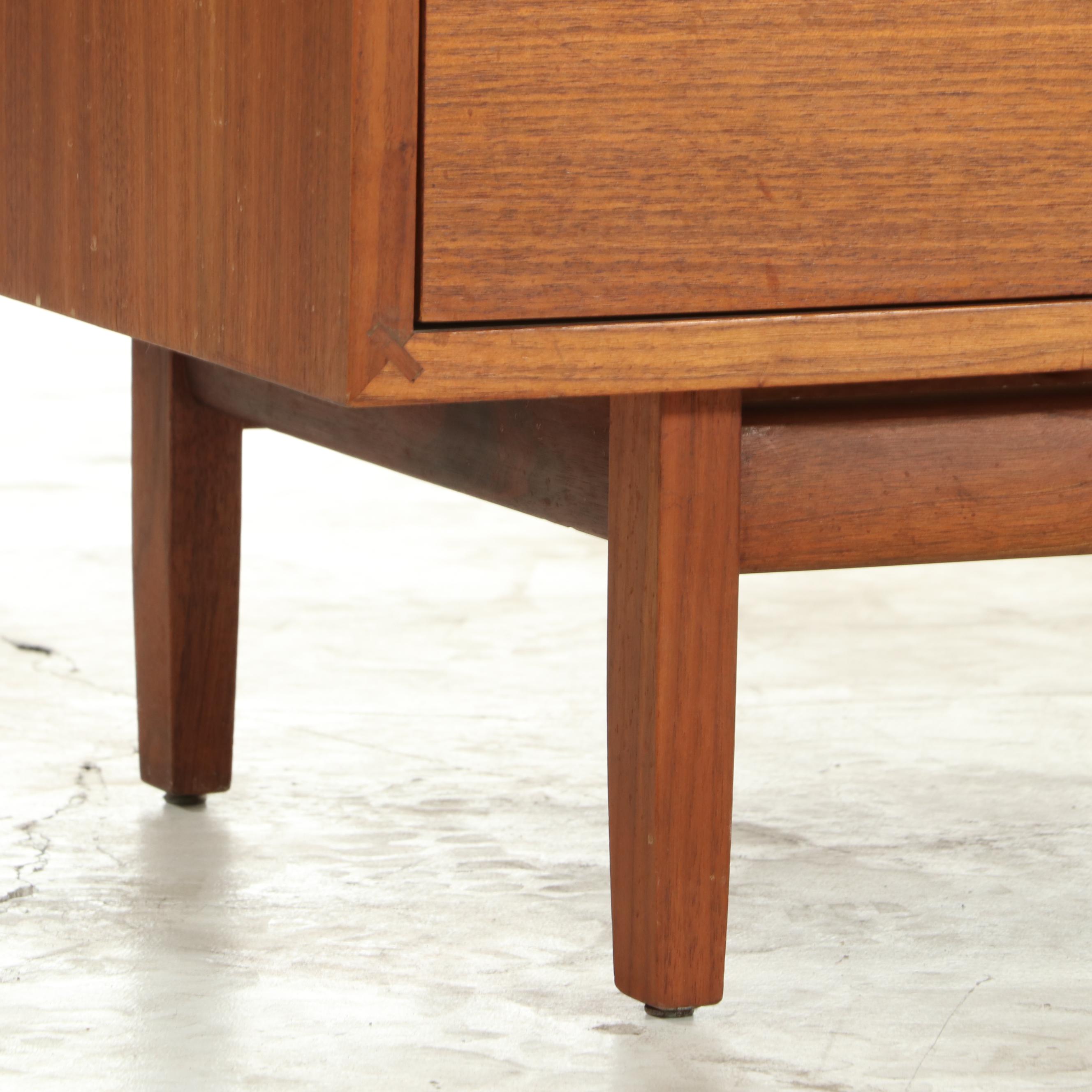 Kipp Stewart for Calvin Mid Century Modern Walnut Dresser