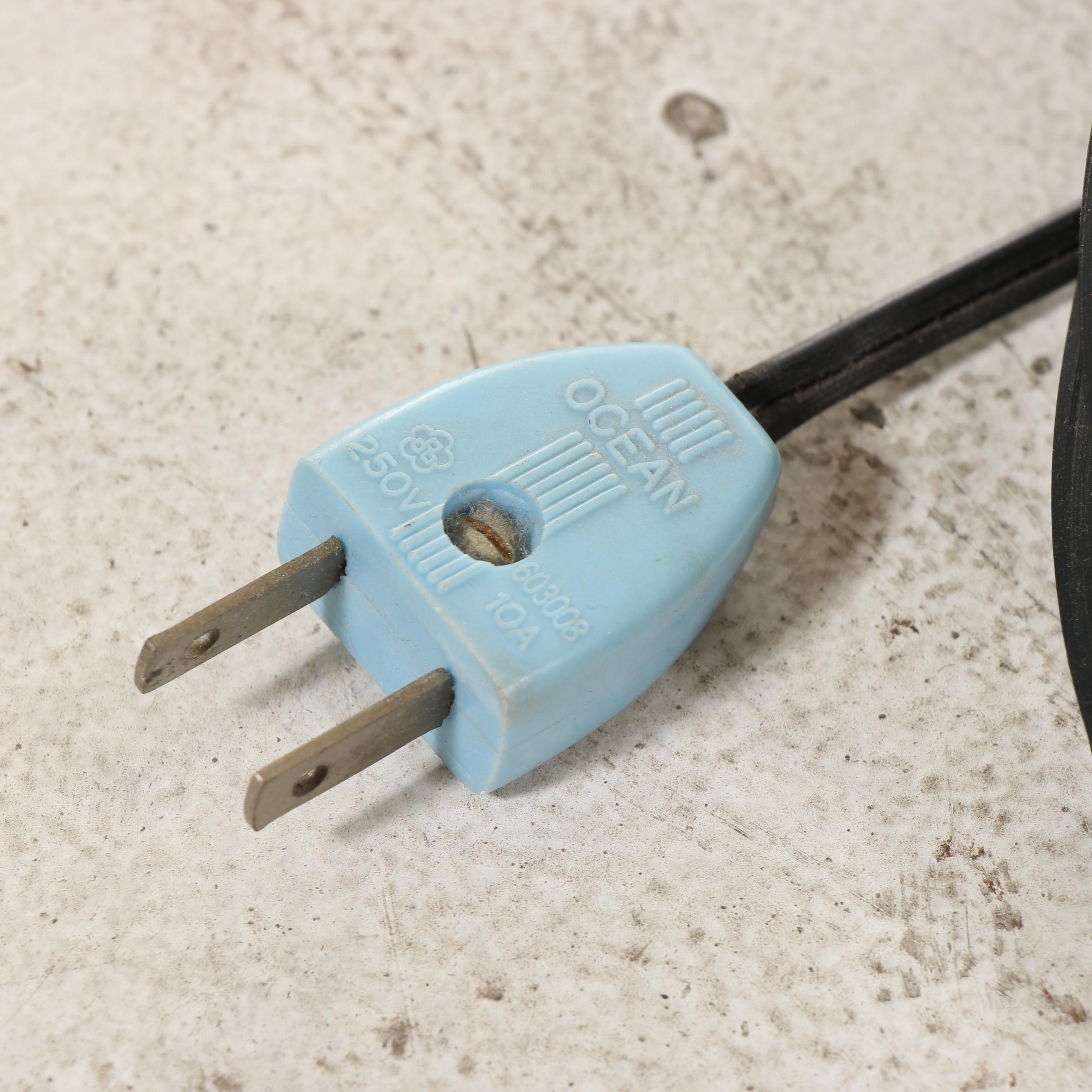 Brass Illuminated Merchandise Display Cabinet, Mid to Late 20th Century
