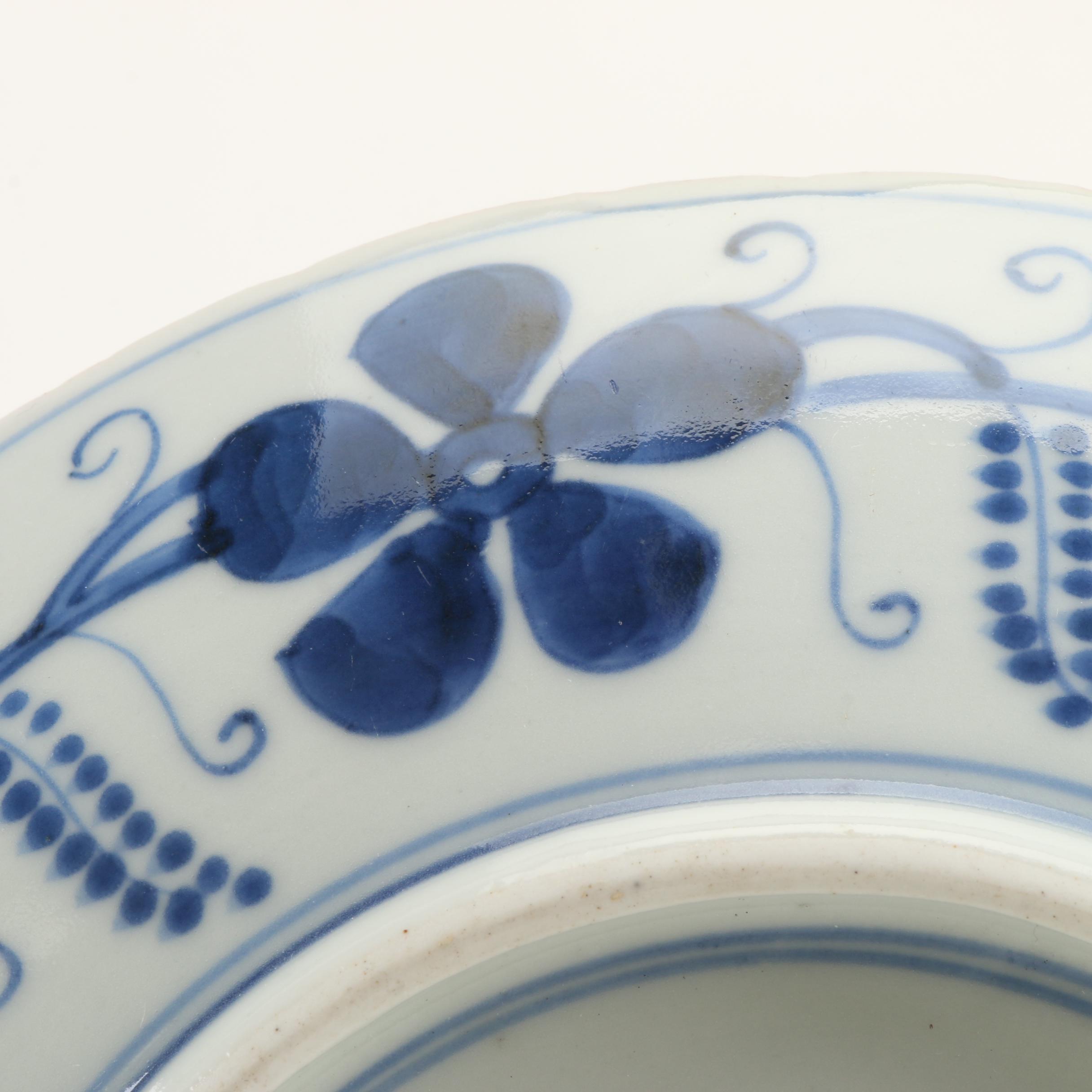 Chinese Kangxi Style and Japanese Igezara Style Blue and White Porcelain Plates
