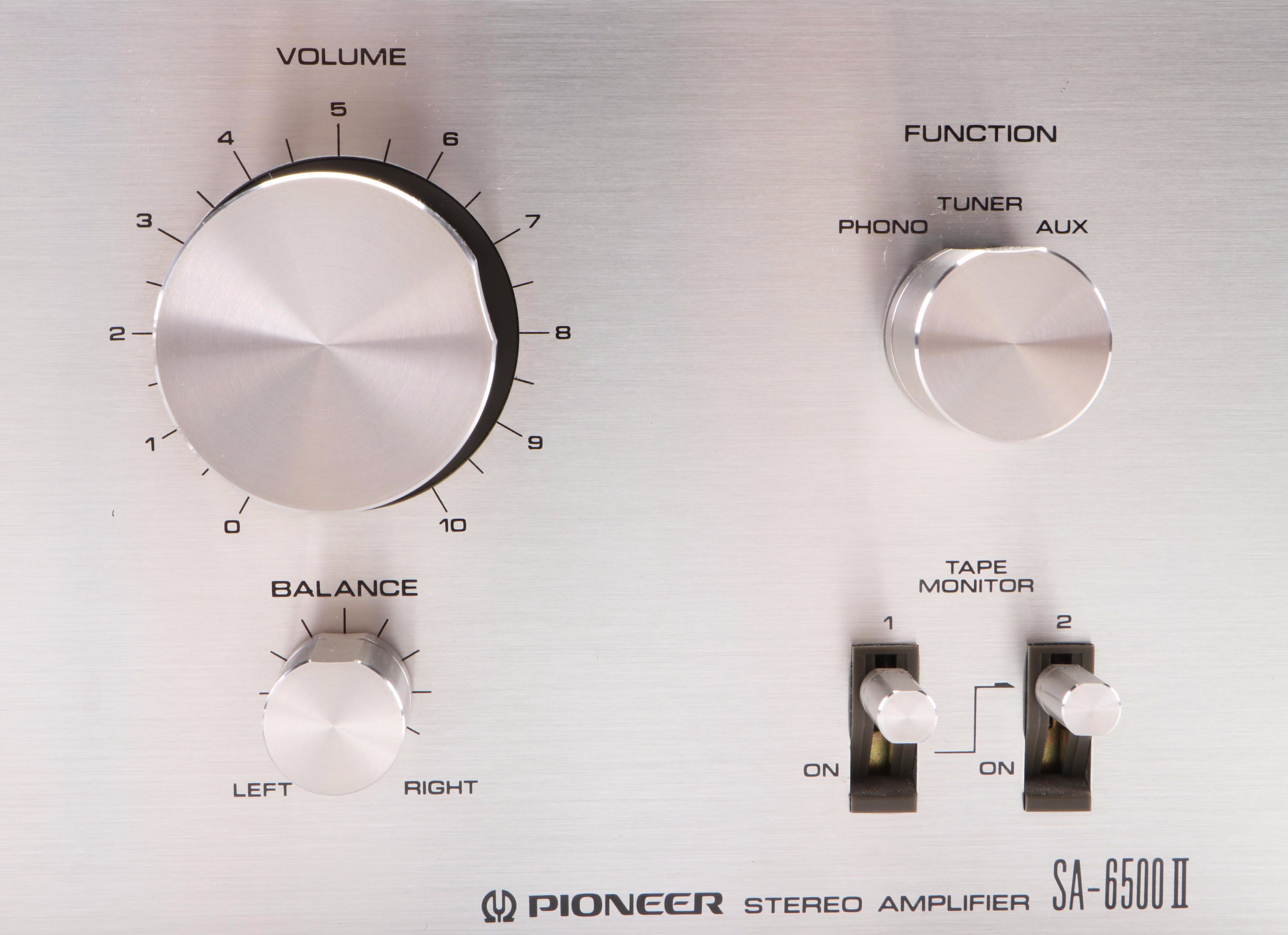Pioneer Stereo Tuner and Amplifier with Realistic Equilizer, 1970s