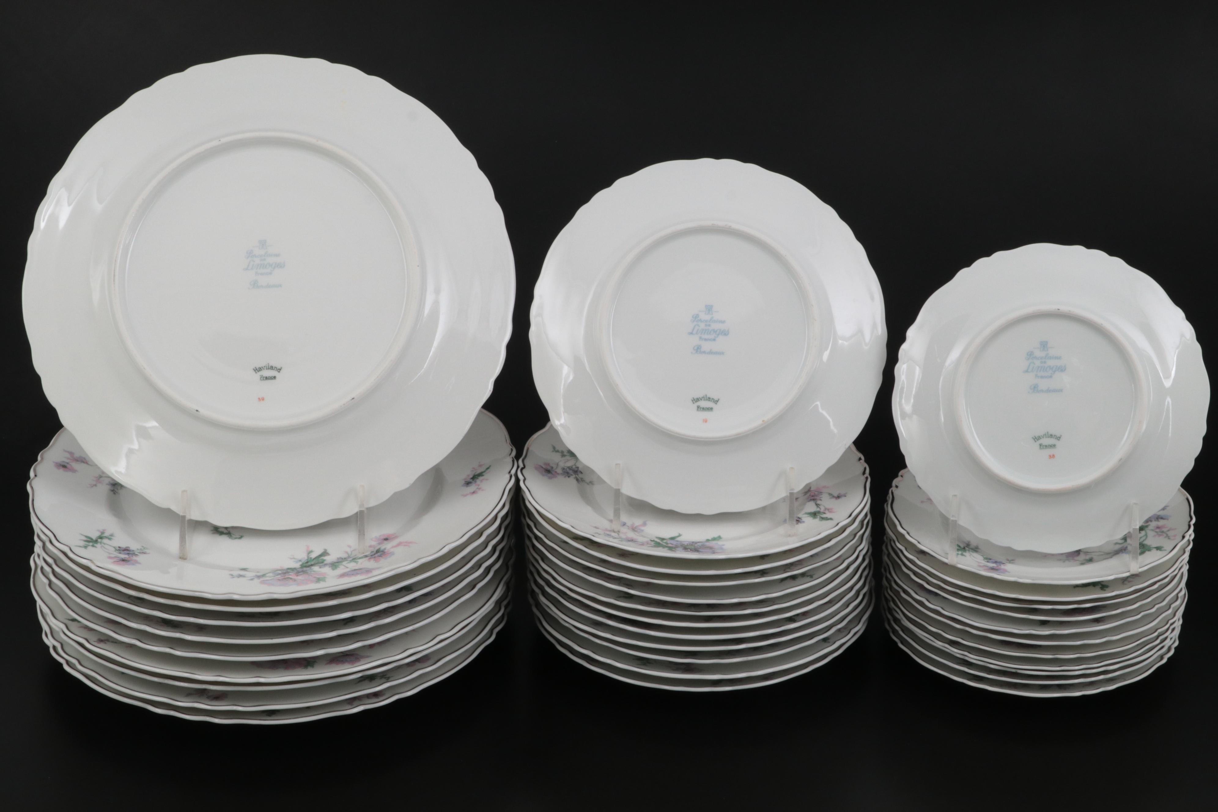 Haviland France "Bordeaux" Porcelain Dinnerware, Late 20th Century