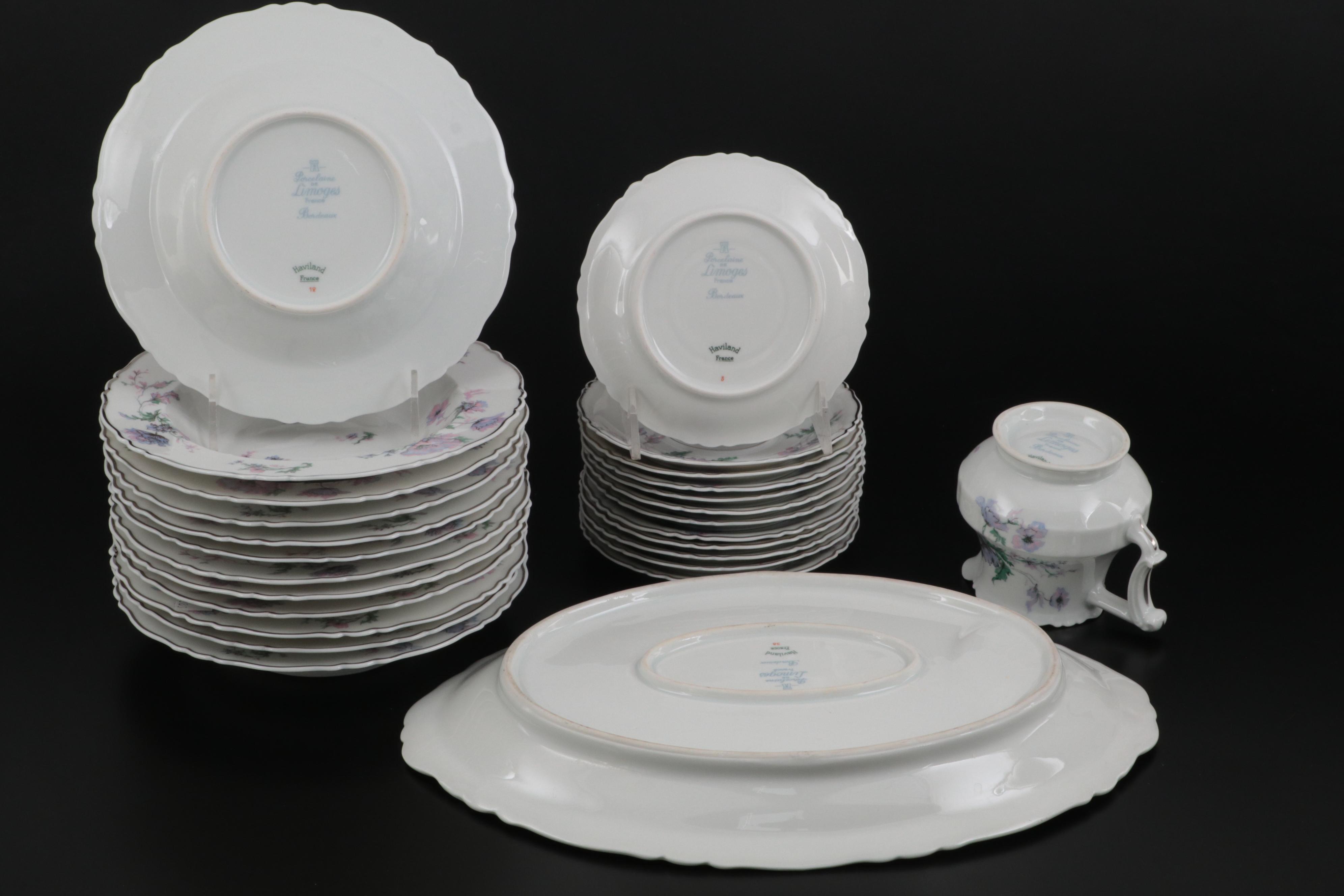 Haviland France "Bordeaux" Porcelain Dinnerware, Late 20th Century