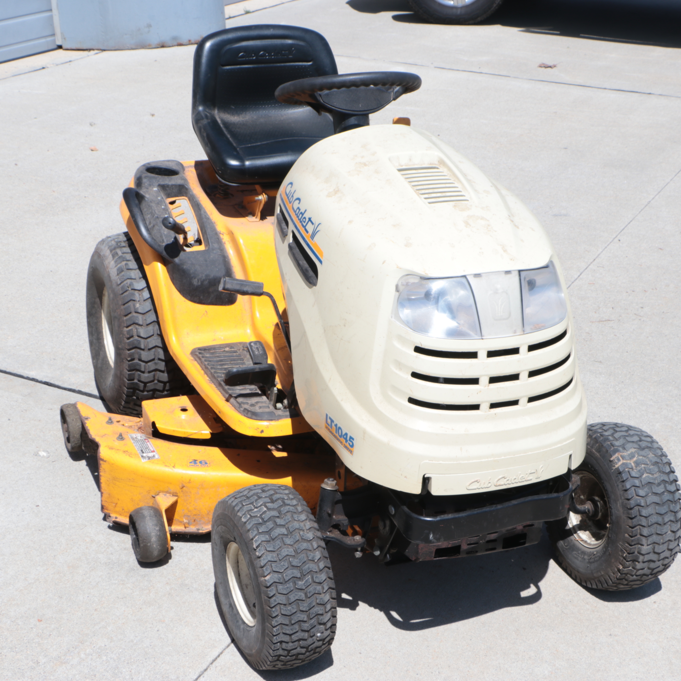 Cub Cadet "LT1045" Riding Lawn Mower