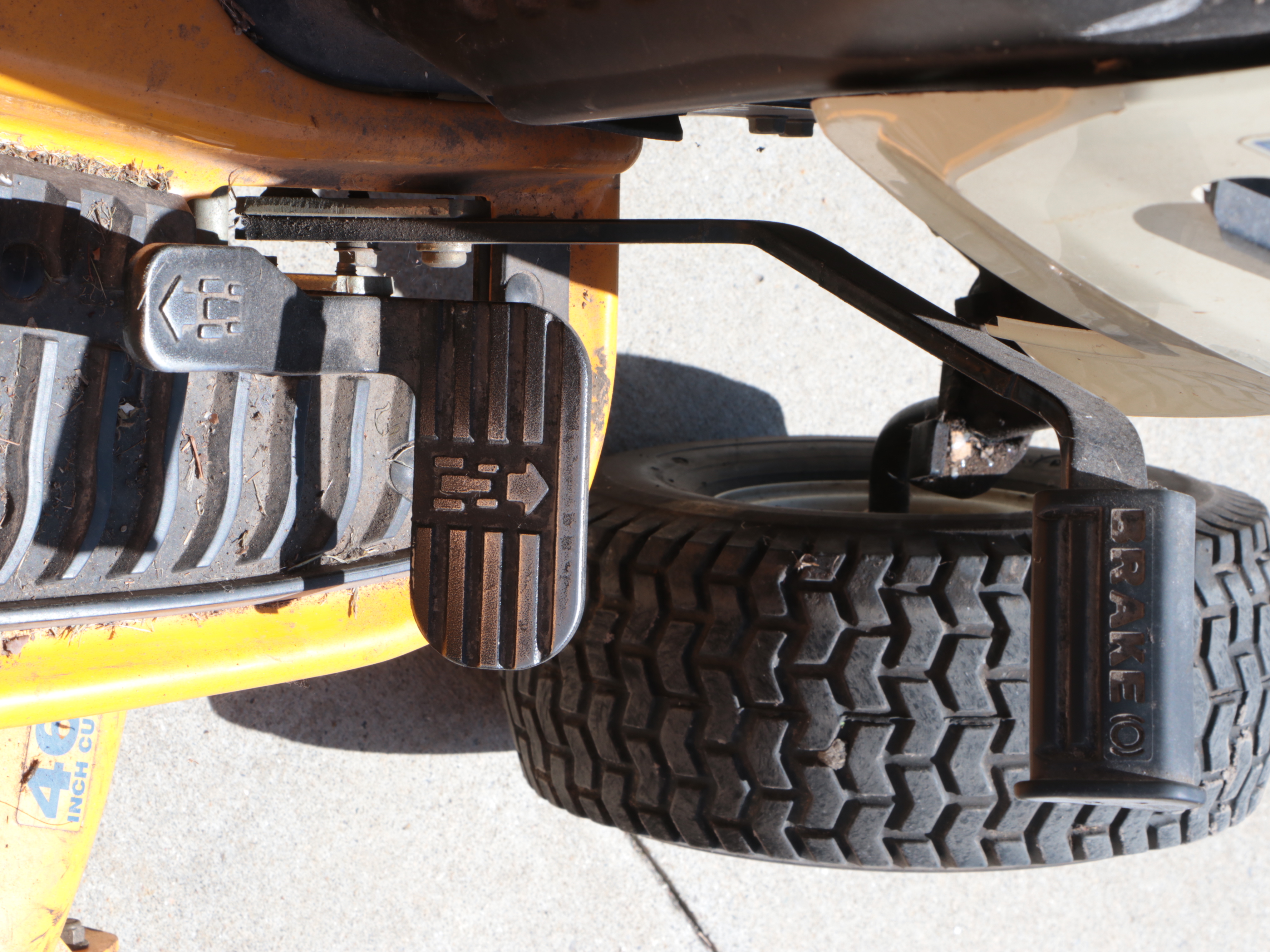 Cub Cadet "LT1045" Riding Lawn Mower