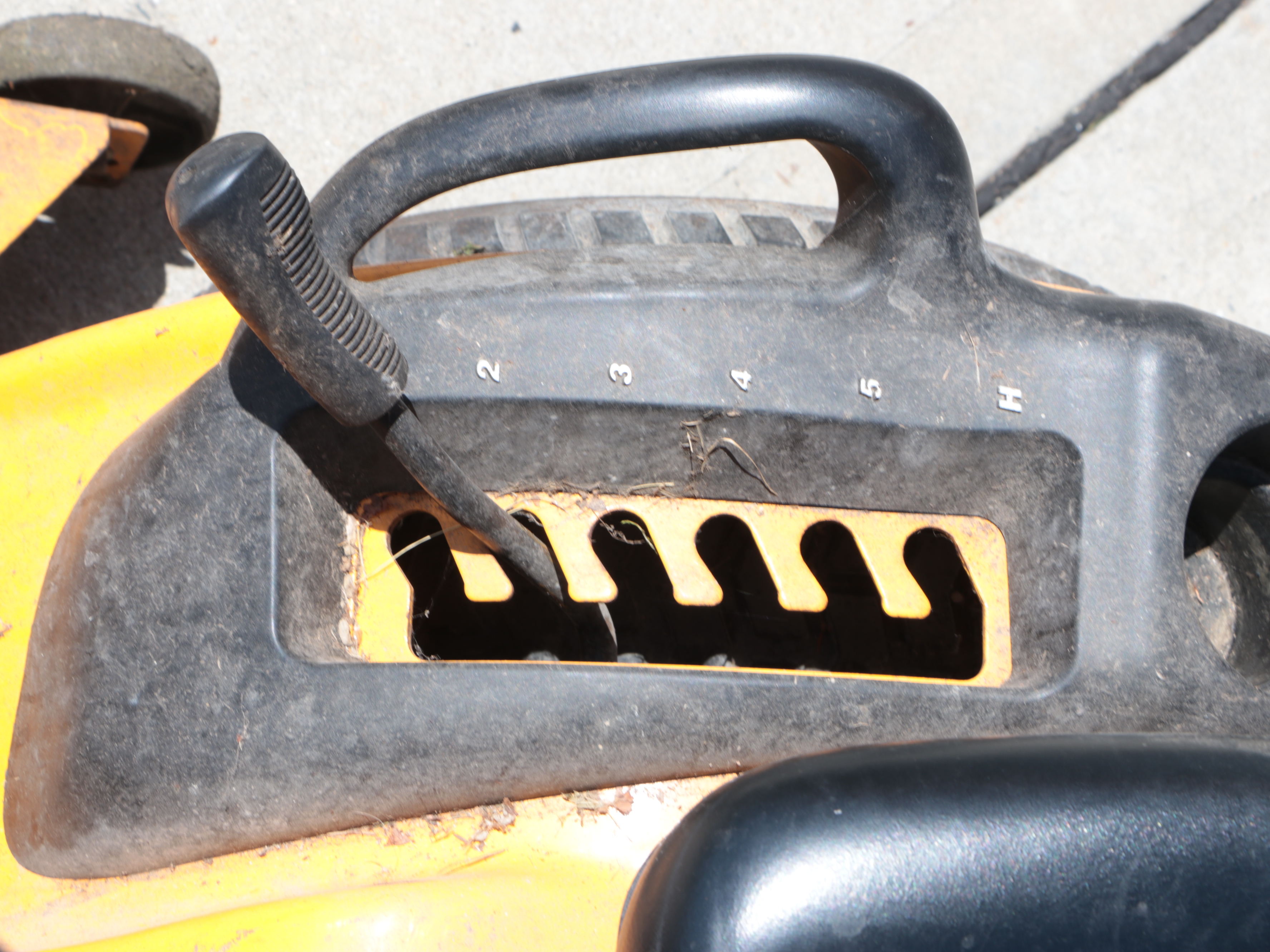 Cub Cadet "LT1045" Riding Lawn Mower