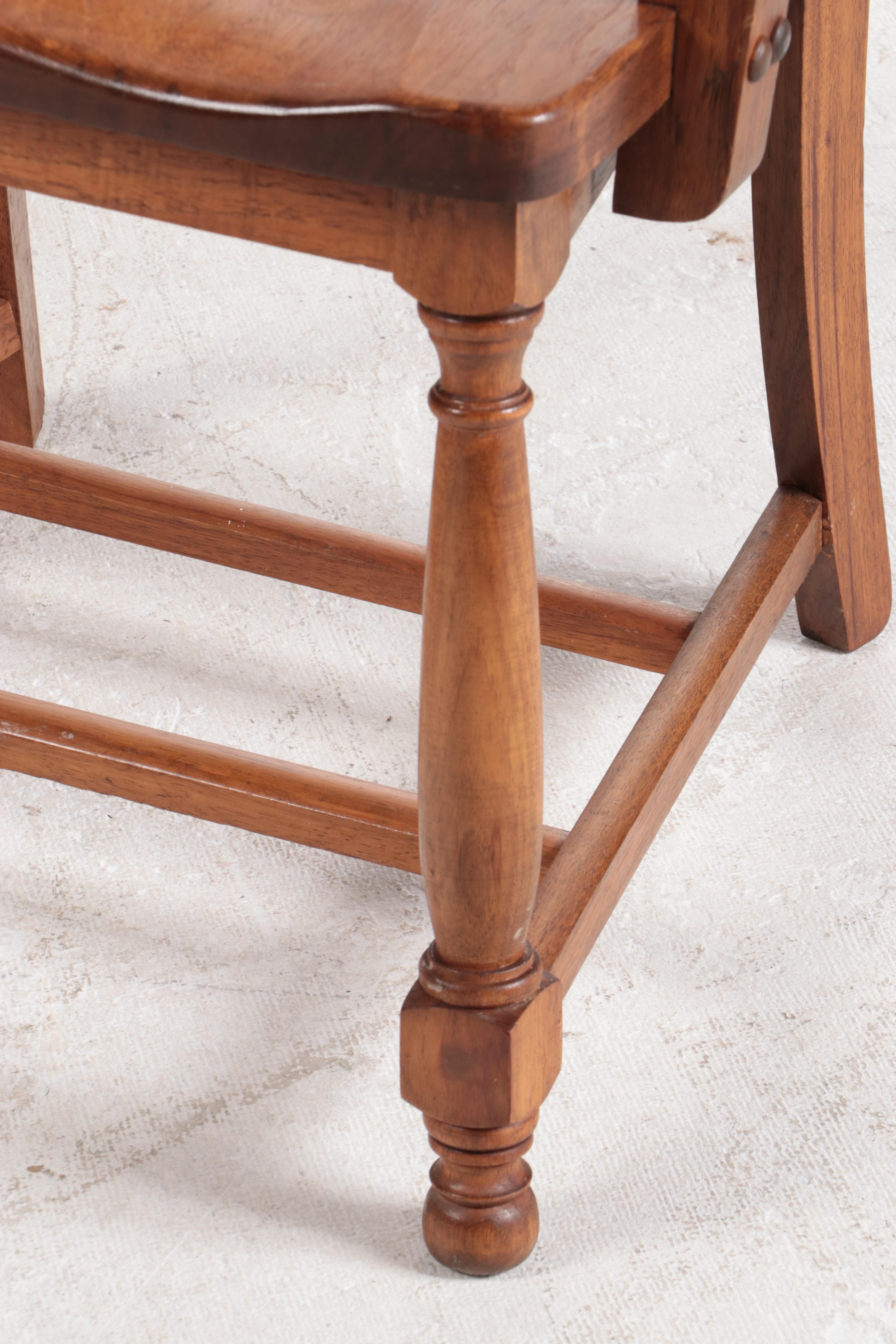 Six Murphy Chair Co. of Owensboro, Kentucky Walnut Spindle-Back Armchairs