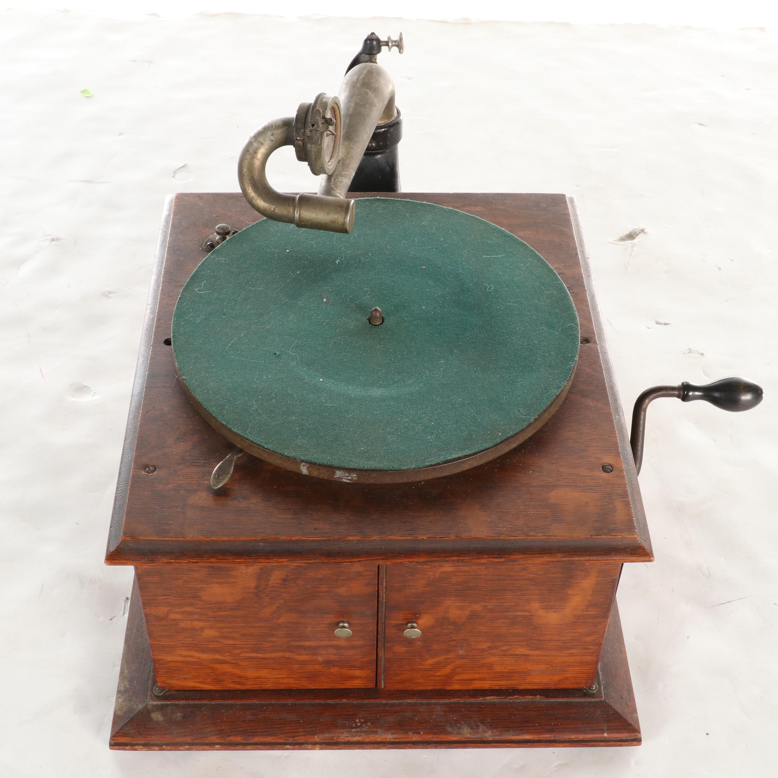 Victor Victrola VV-IV Phonograph, 1915