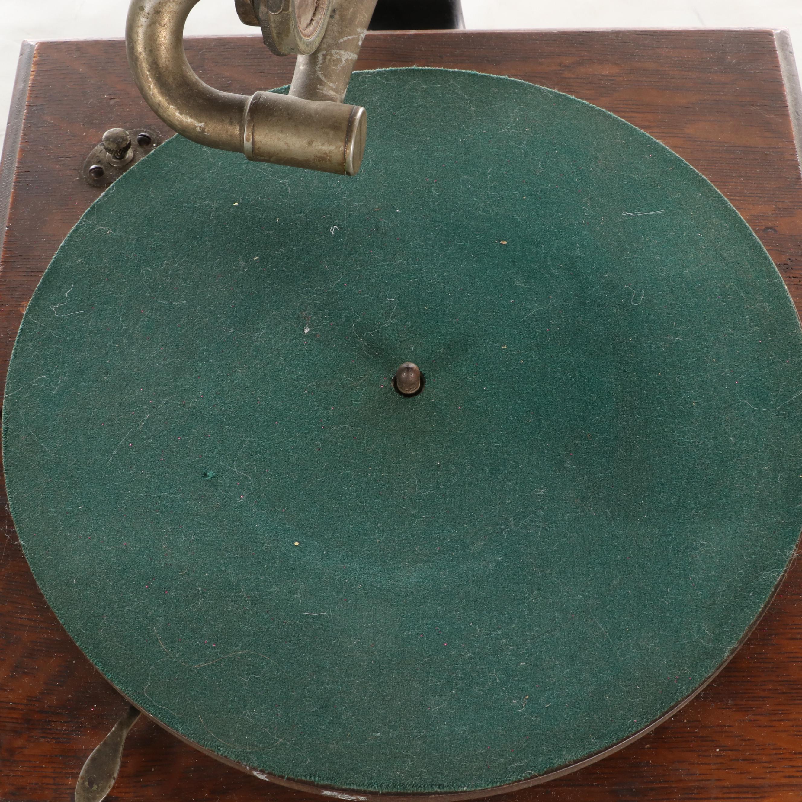 Victor Victrola VV-IV Phonograph, 1915