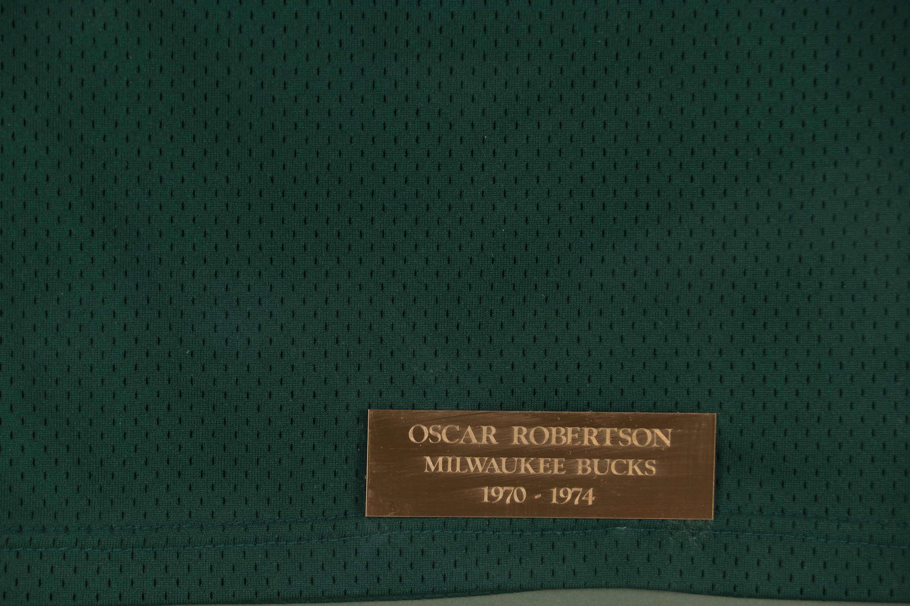 Oscar Robertson 1970–1974 NBA Milwaukee Bucks Sand-Knit Jersey in Frame