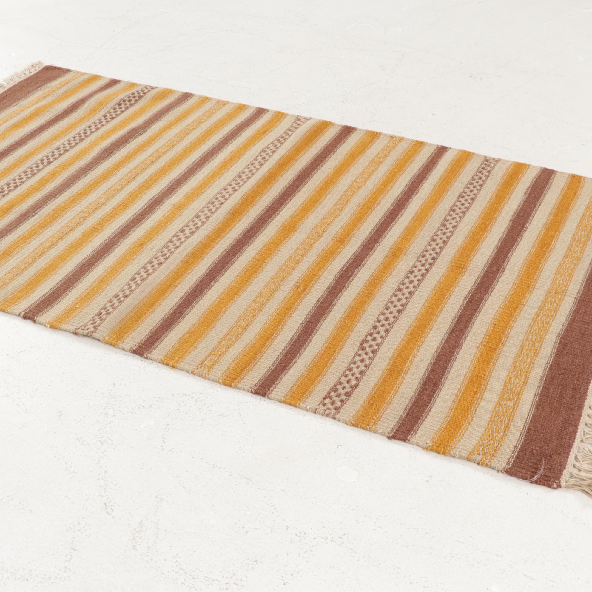 2'9 x 5'2 Handwoven Geometric Kilim Accent Rug