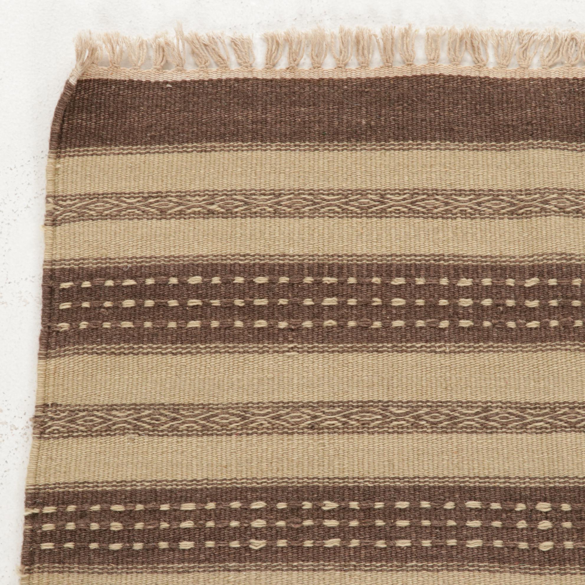 2'9 x 5'1 Handwoven Geometric Kilim Accent Rug