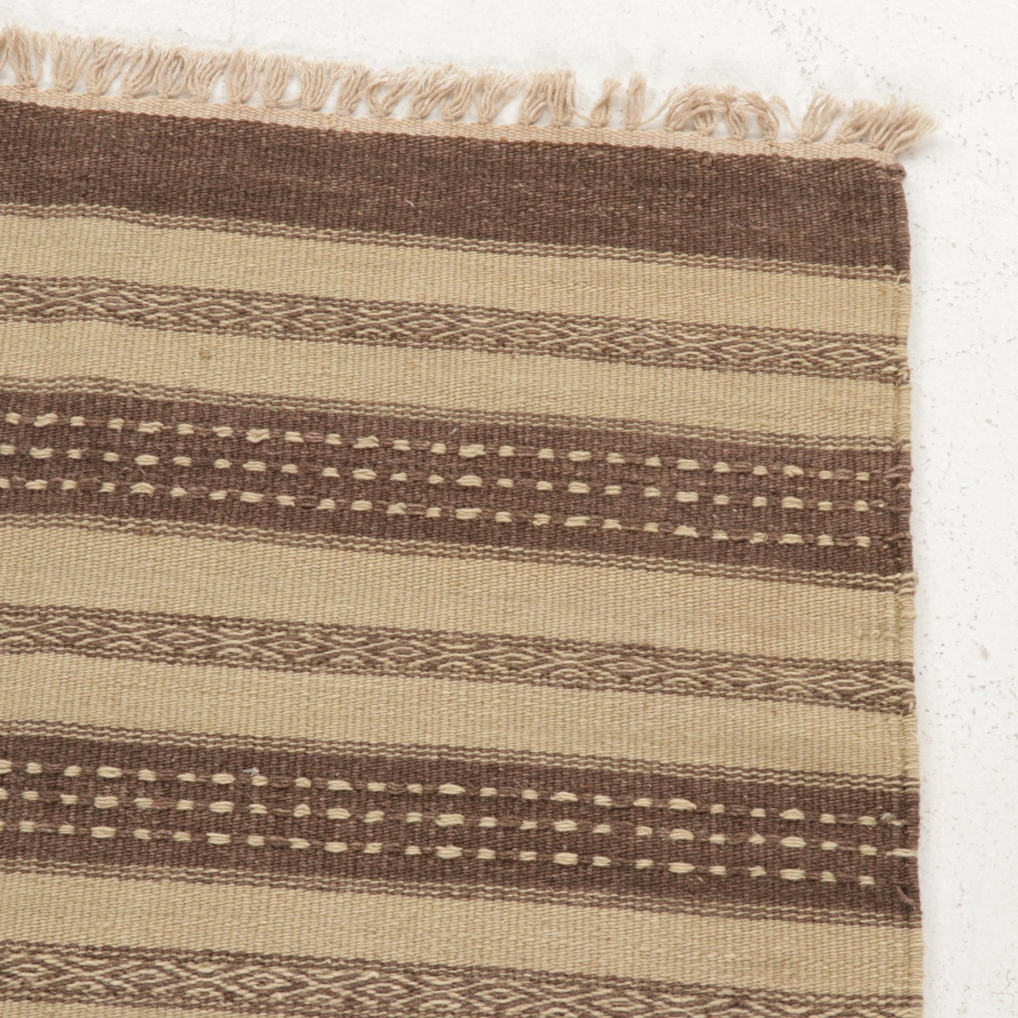 2'9 x 5'1 Handwoven Geometric Kilim Accent Rug