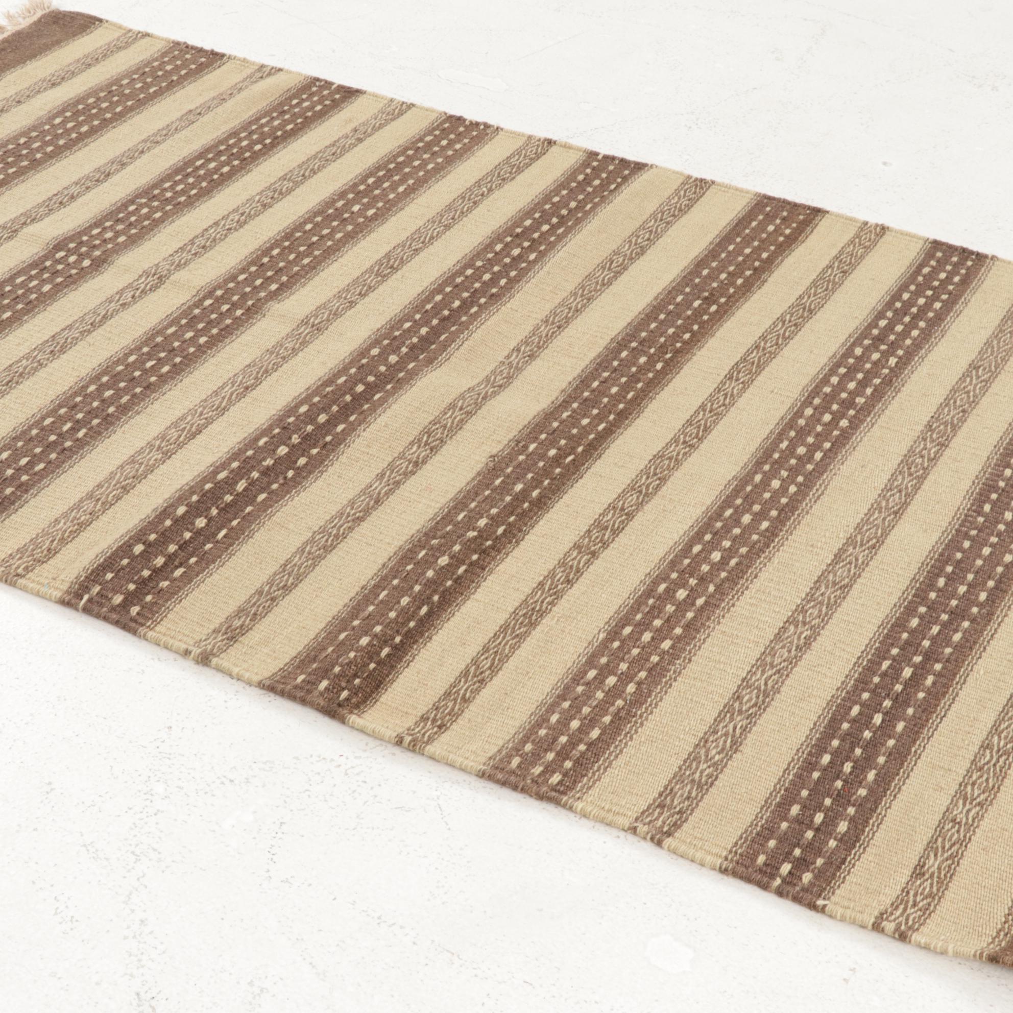 2'9 x 5'1 Handwoven Geometric Kilim Accent Rug