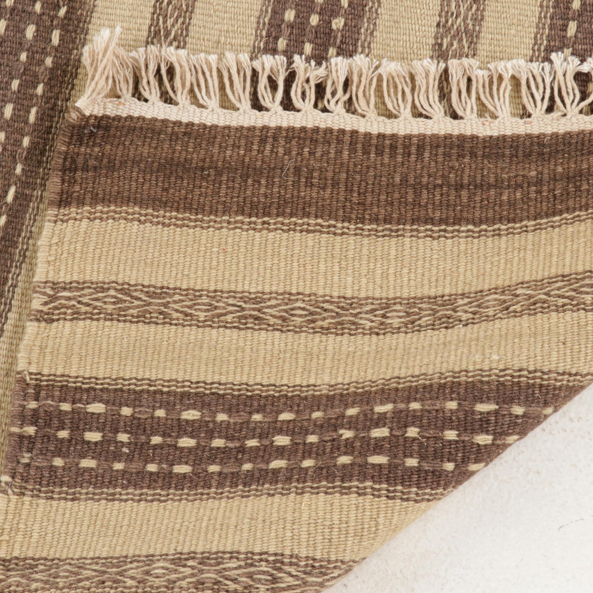 2'9 x 5'1 Handwoven Geometric Kilim Accent Rug