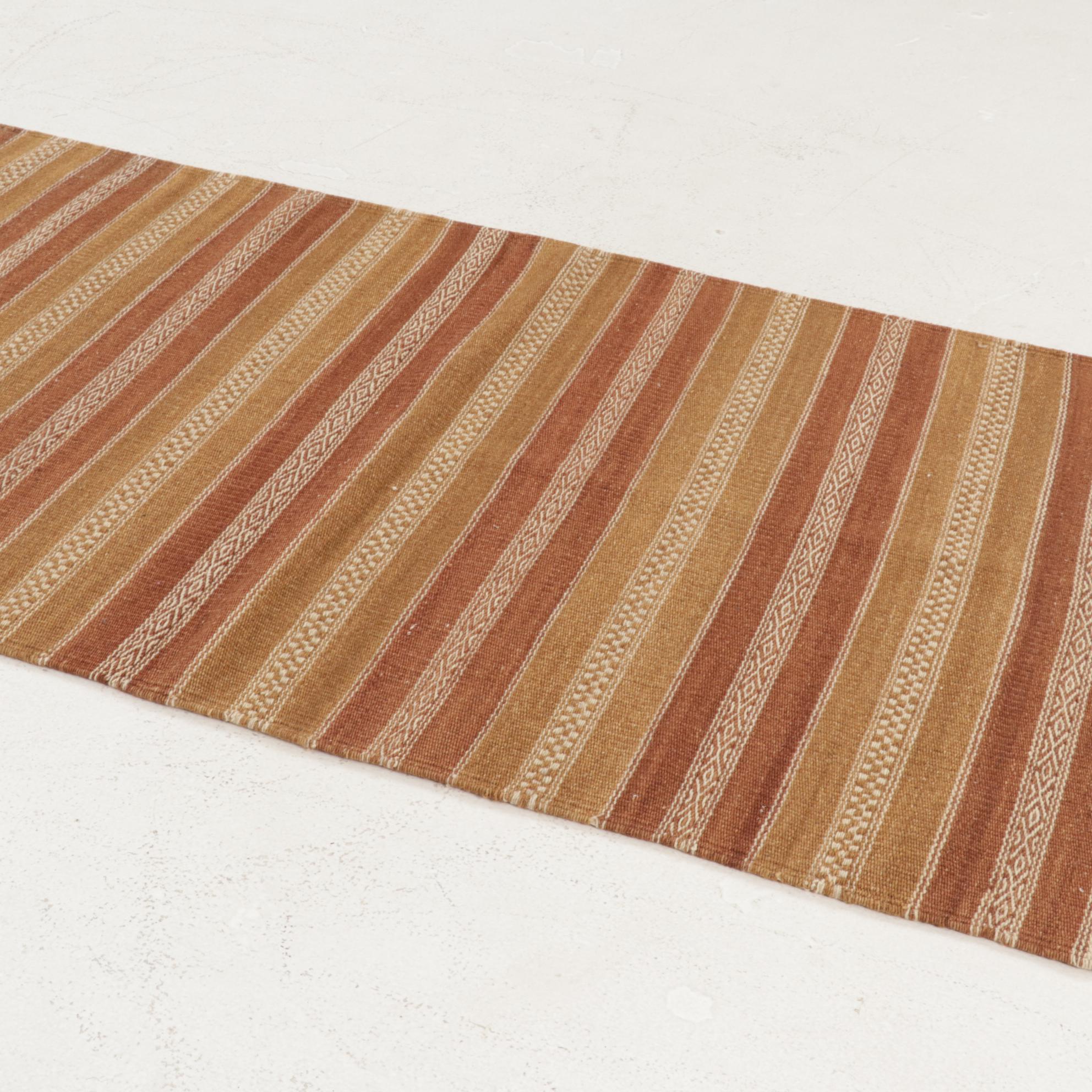 2'8 x 5'2 Handwoven Geometric Kilim Accent Rug