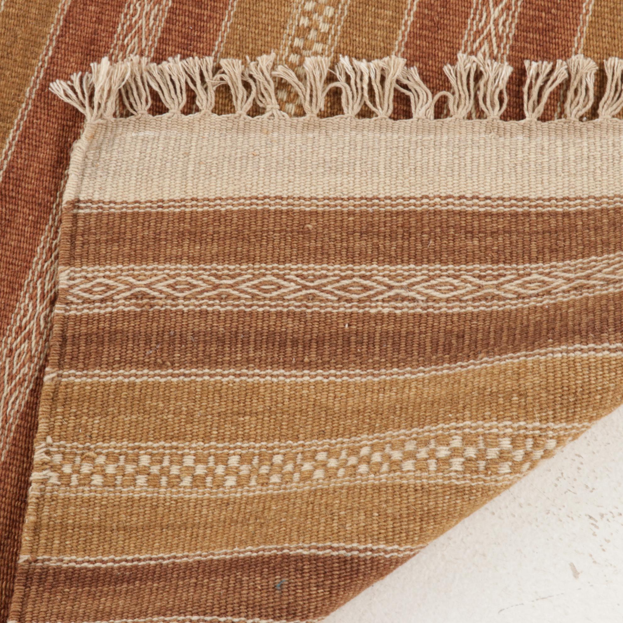 2'8 x 5'2 Handwoven Geometric Kilim Accent Rug