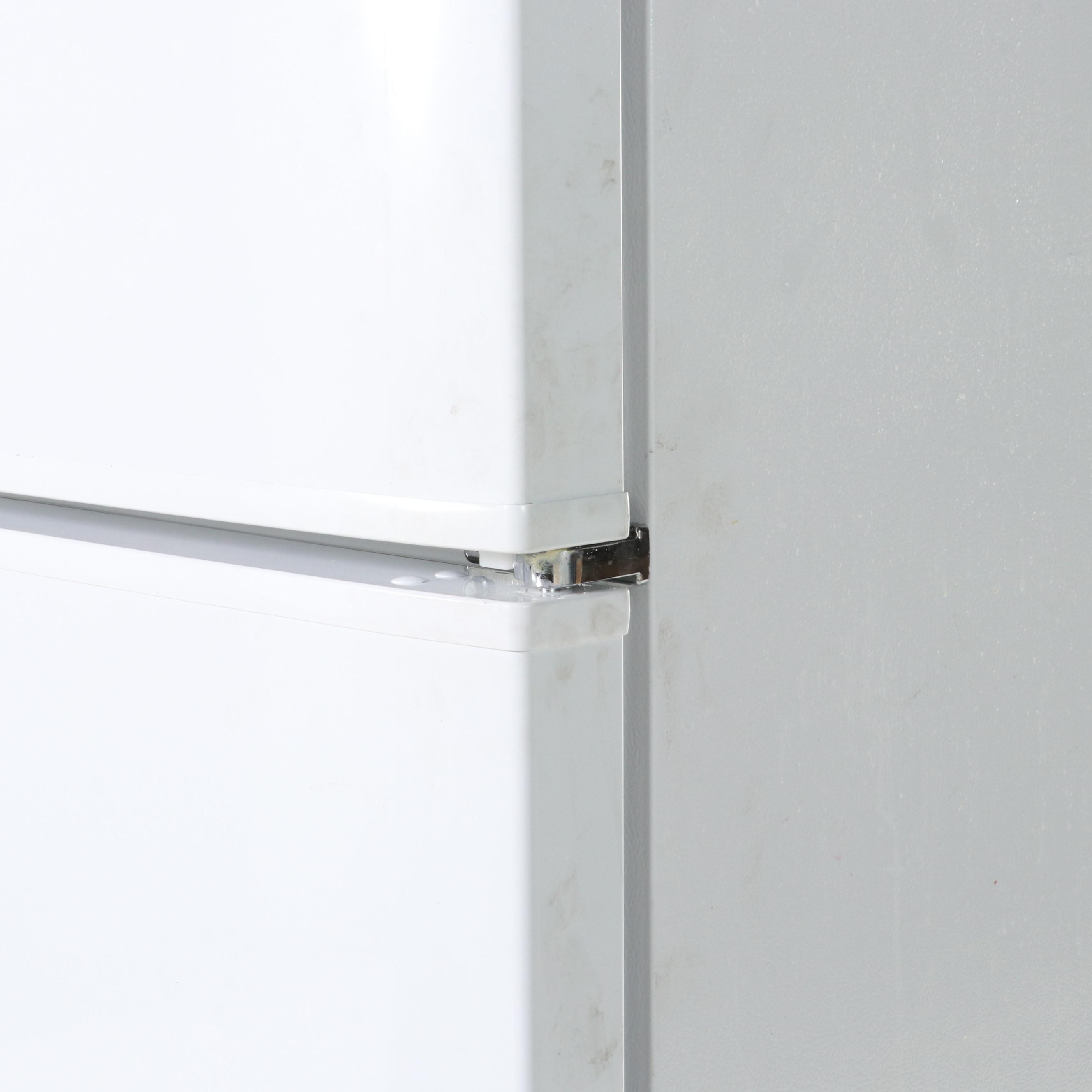 Kenmore 18 Cu. Ft. White Top Freezer Refrigerator