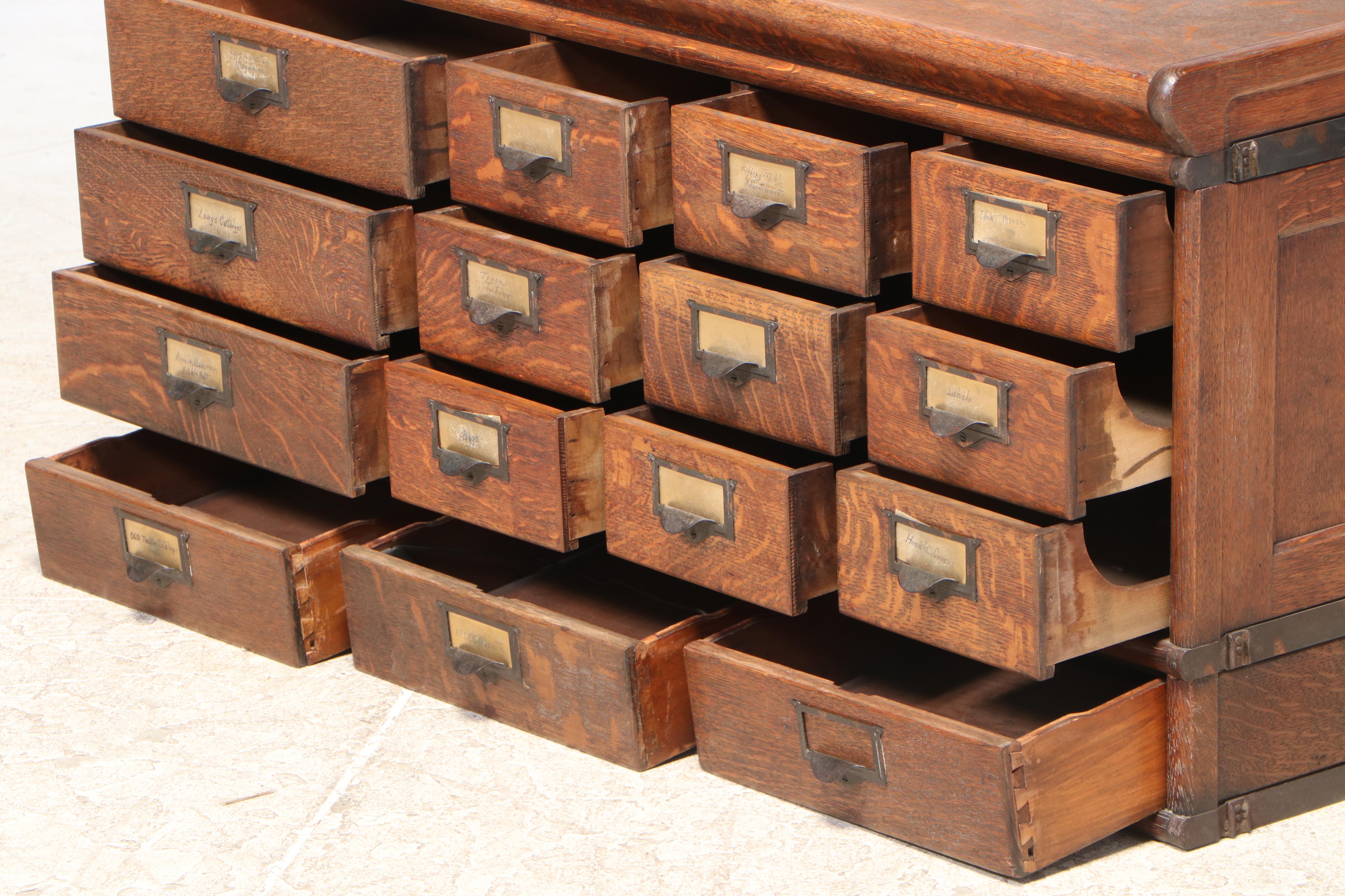 Quartersawn Oak Fifteen-Drawer Sectional File Cabinet, Early 20th Century