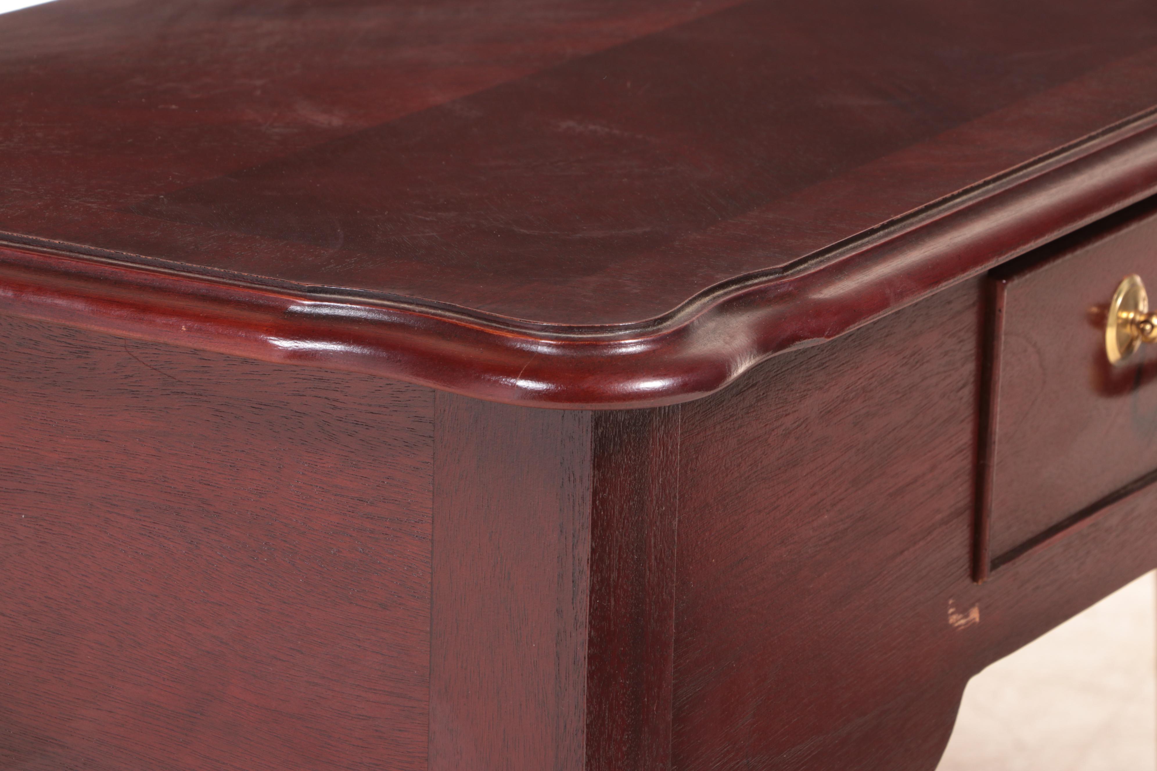 Thomasville Queen Anne Style Mahogany Sofa Table