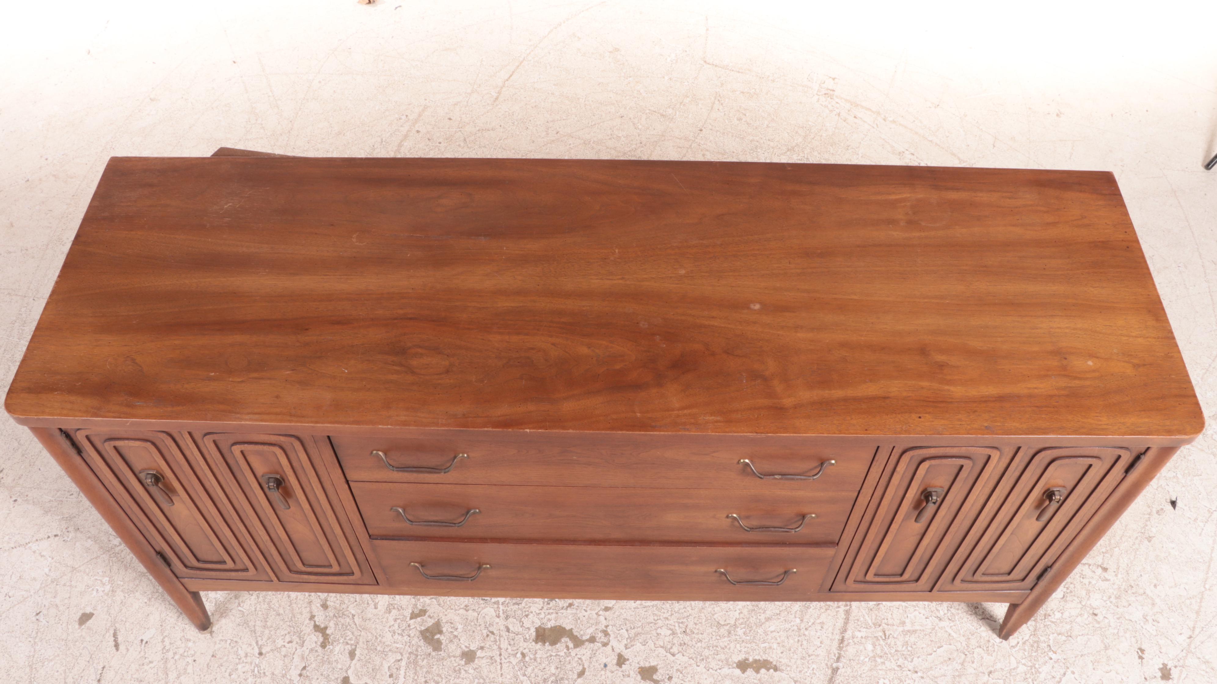 Broyhill Premier "Tribute Collection" Mid Century Modern Walnut Credenza