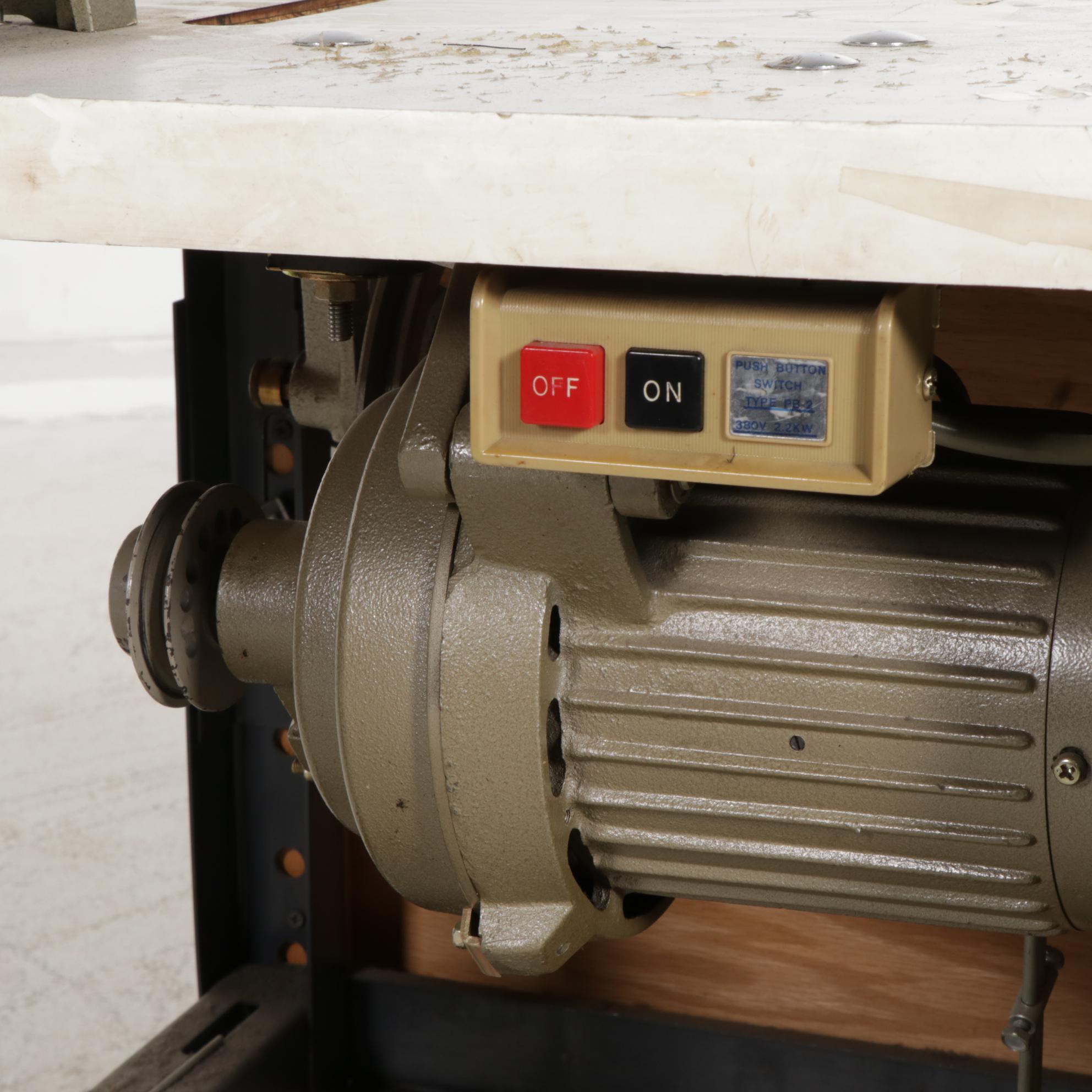 Singer Model 29-U172A Industrial Sewing Machine and Work Table