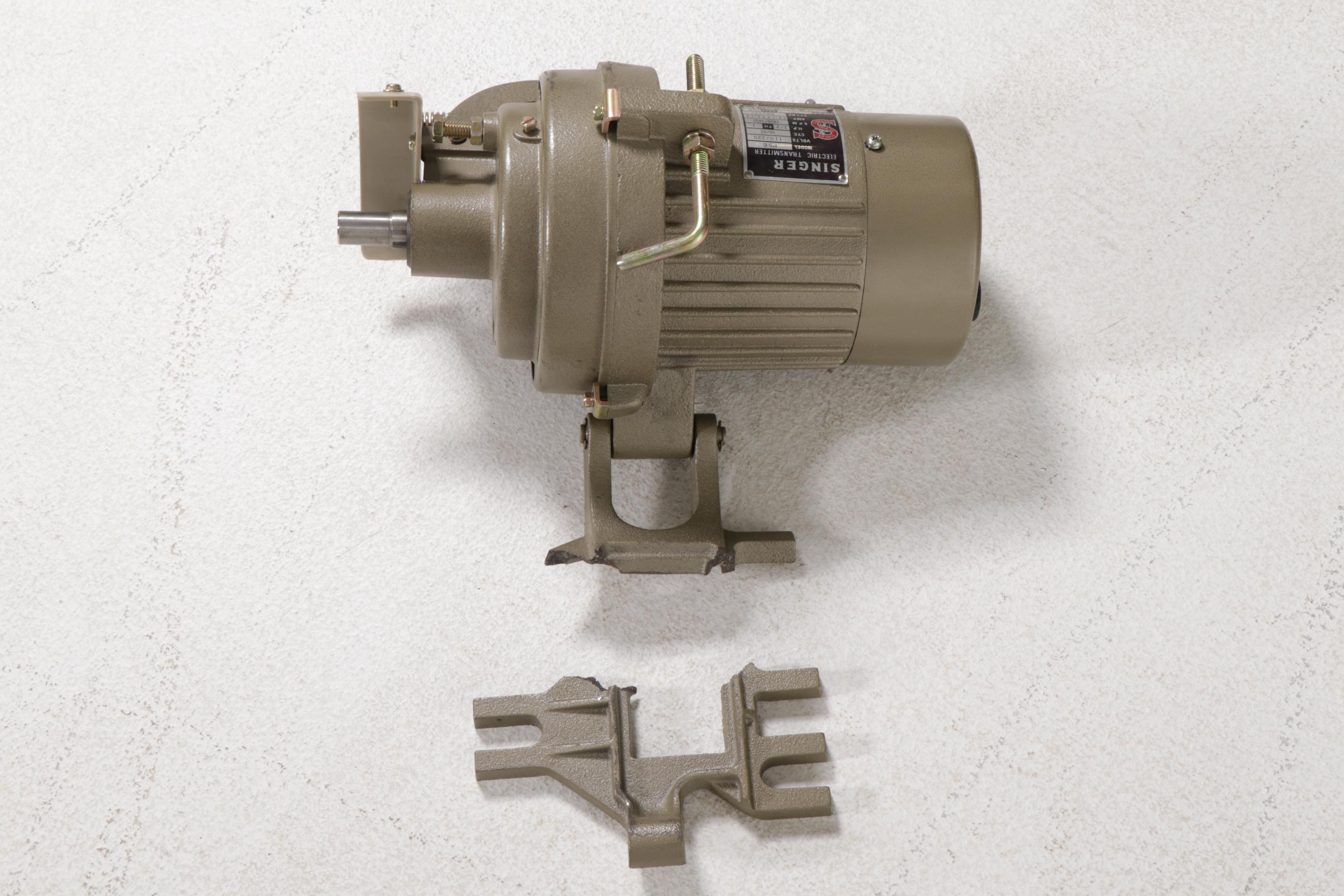 Singer Model 29-U172A Industrial Sewing Machine and Work Table