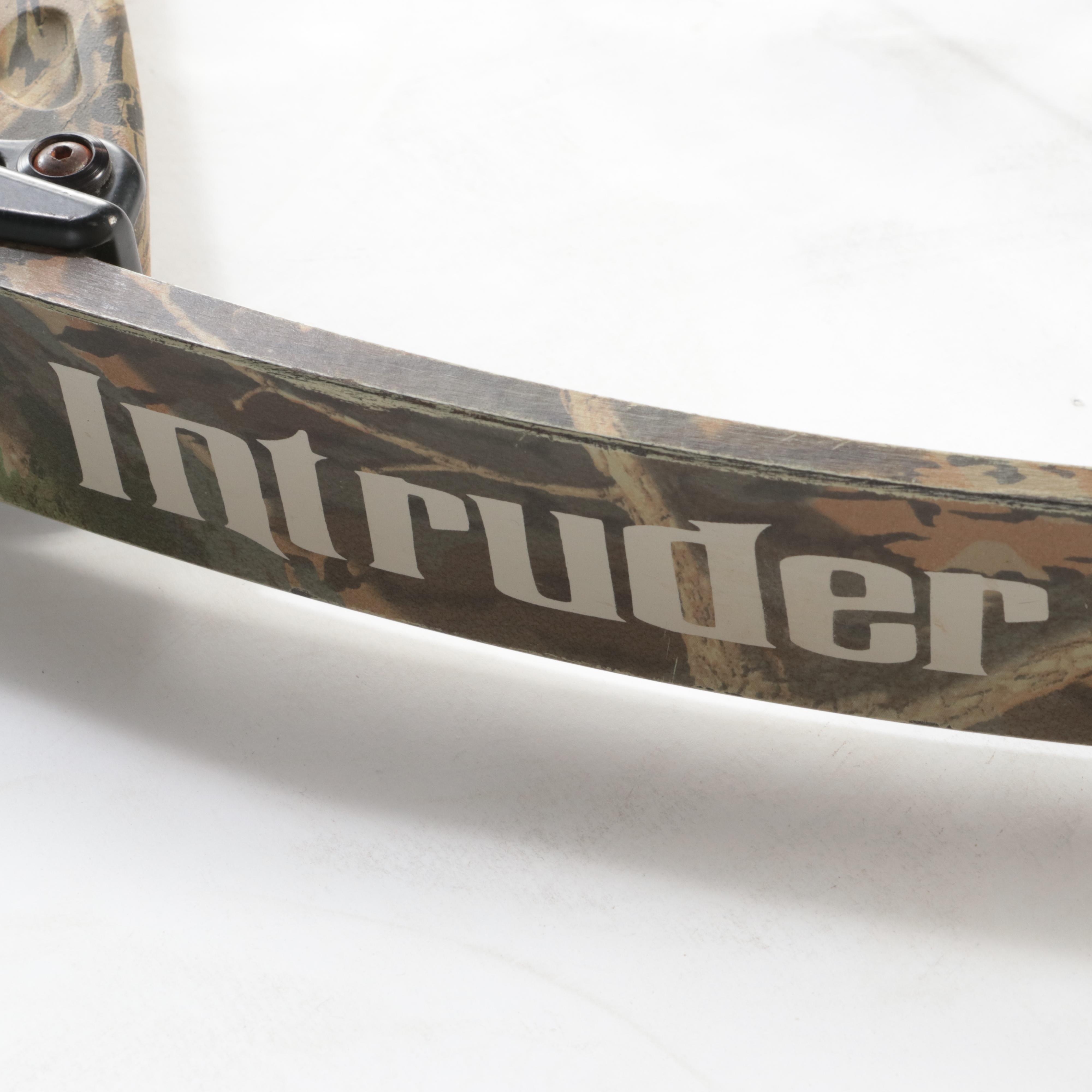 Hoyt MagnaTec Intruder Compound Bow with Accessories