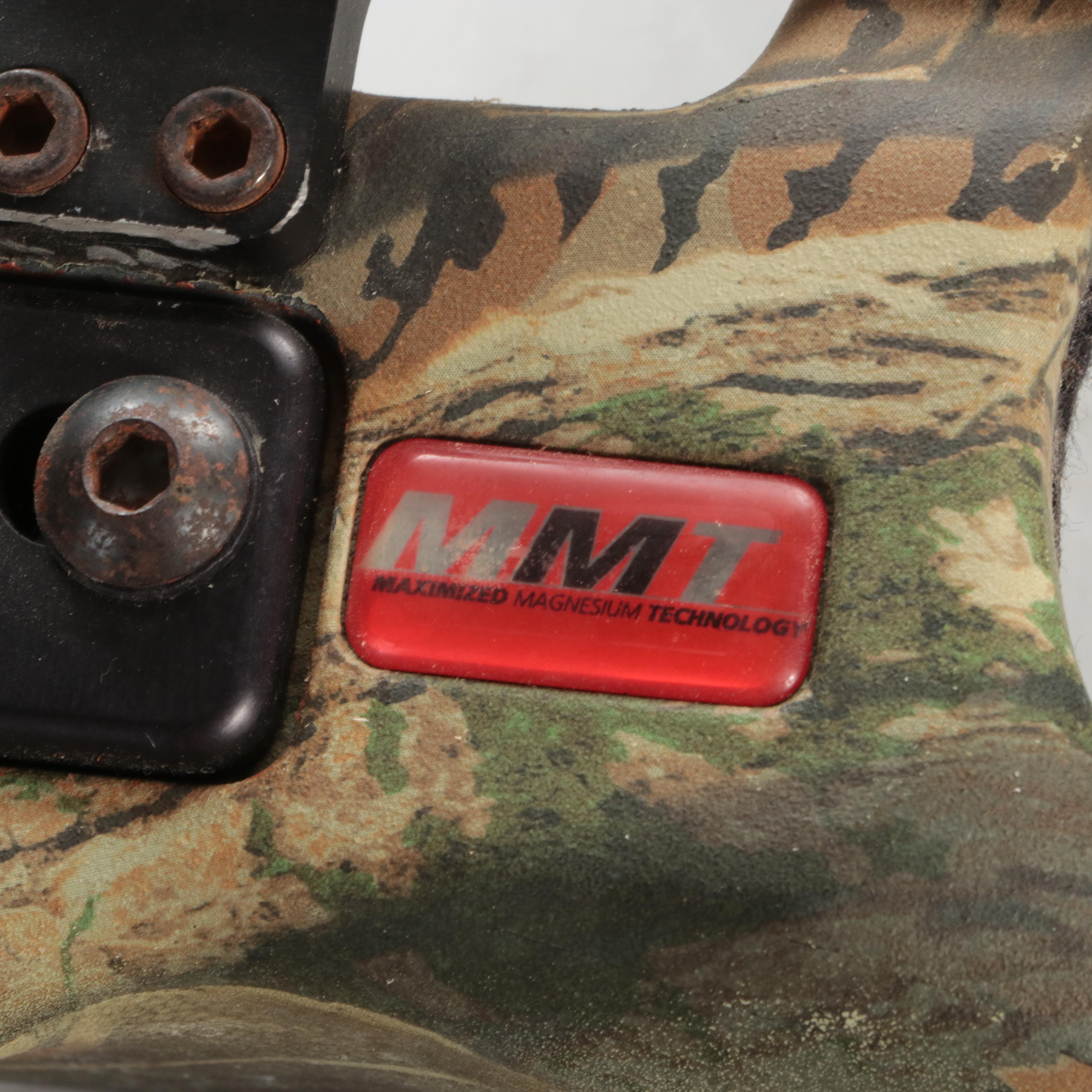 Hoyt MagnaTec Intruder Compound Bow with Accessories