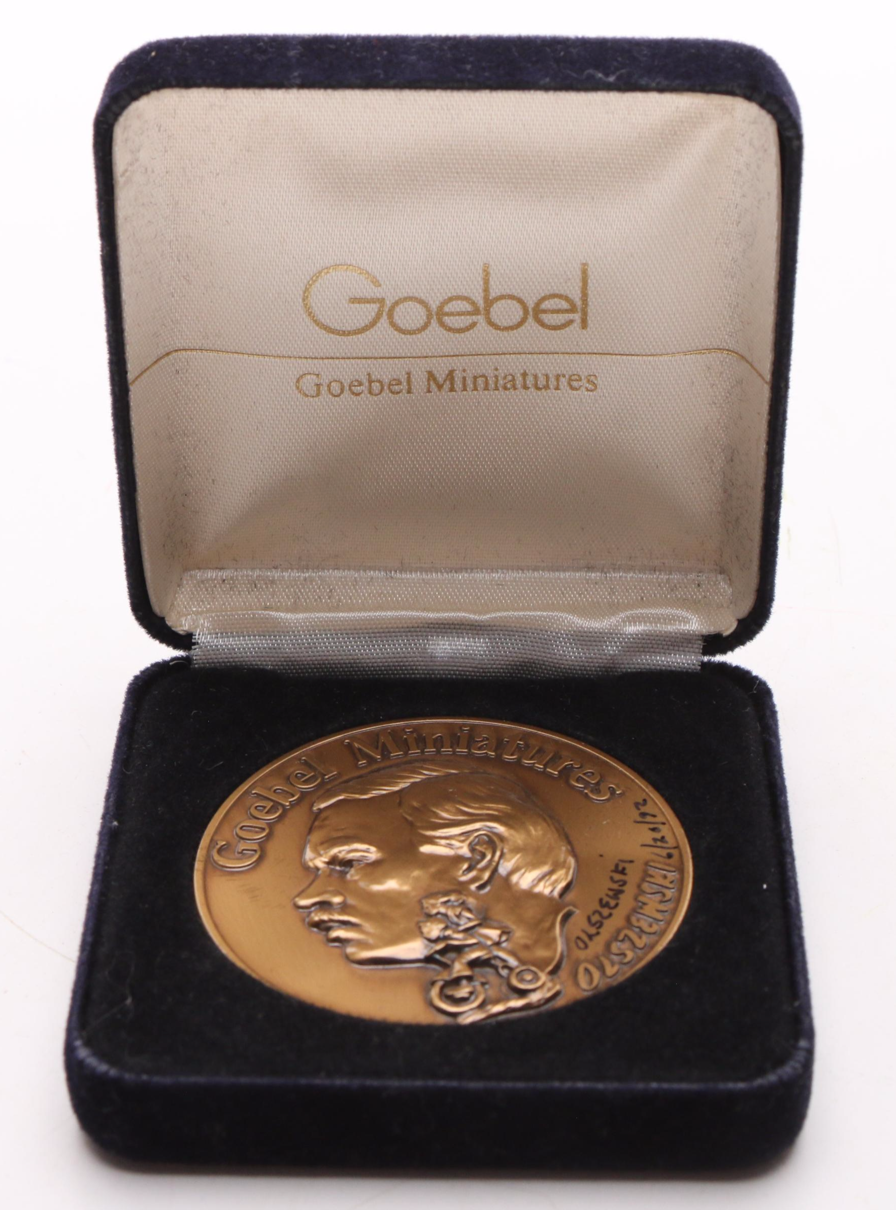 Robert Olszewski Historical Collection and Other Bronze Miniatures with Medal