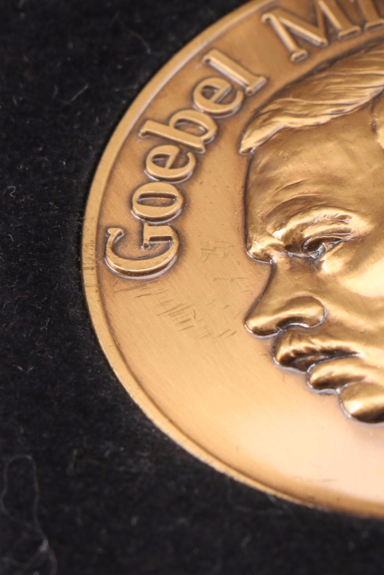 Robert Olszewski Historical Collection and Other Bronze Miniatures with Medal