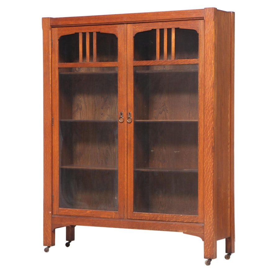 Arts and Crafts Quartersawn Oak Double-Door Bookcase, Early 20th Century