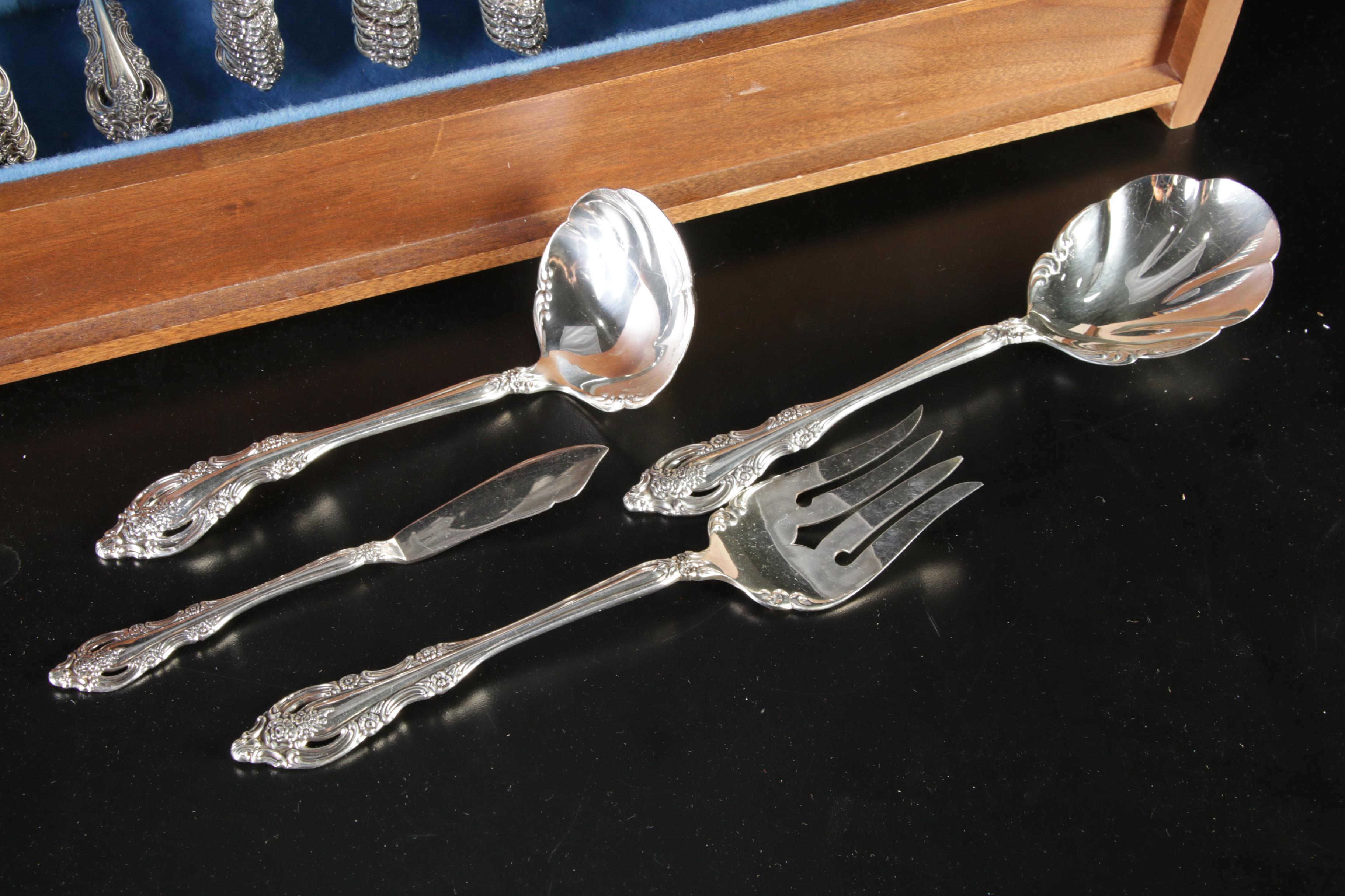 Oneida Community "Silver Artistry" Silver Plate Flatware with Chest