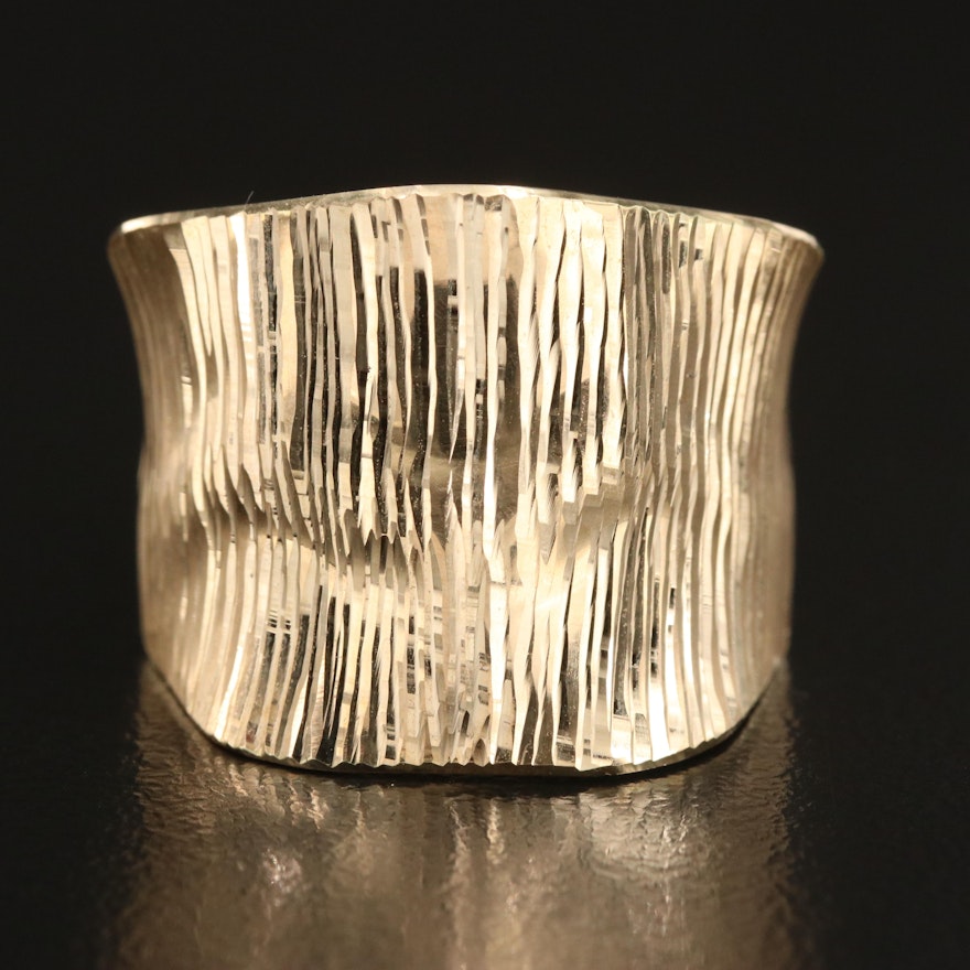 14K Corrugated Tapered Band