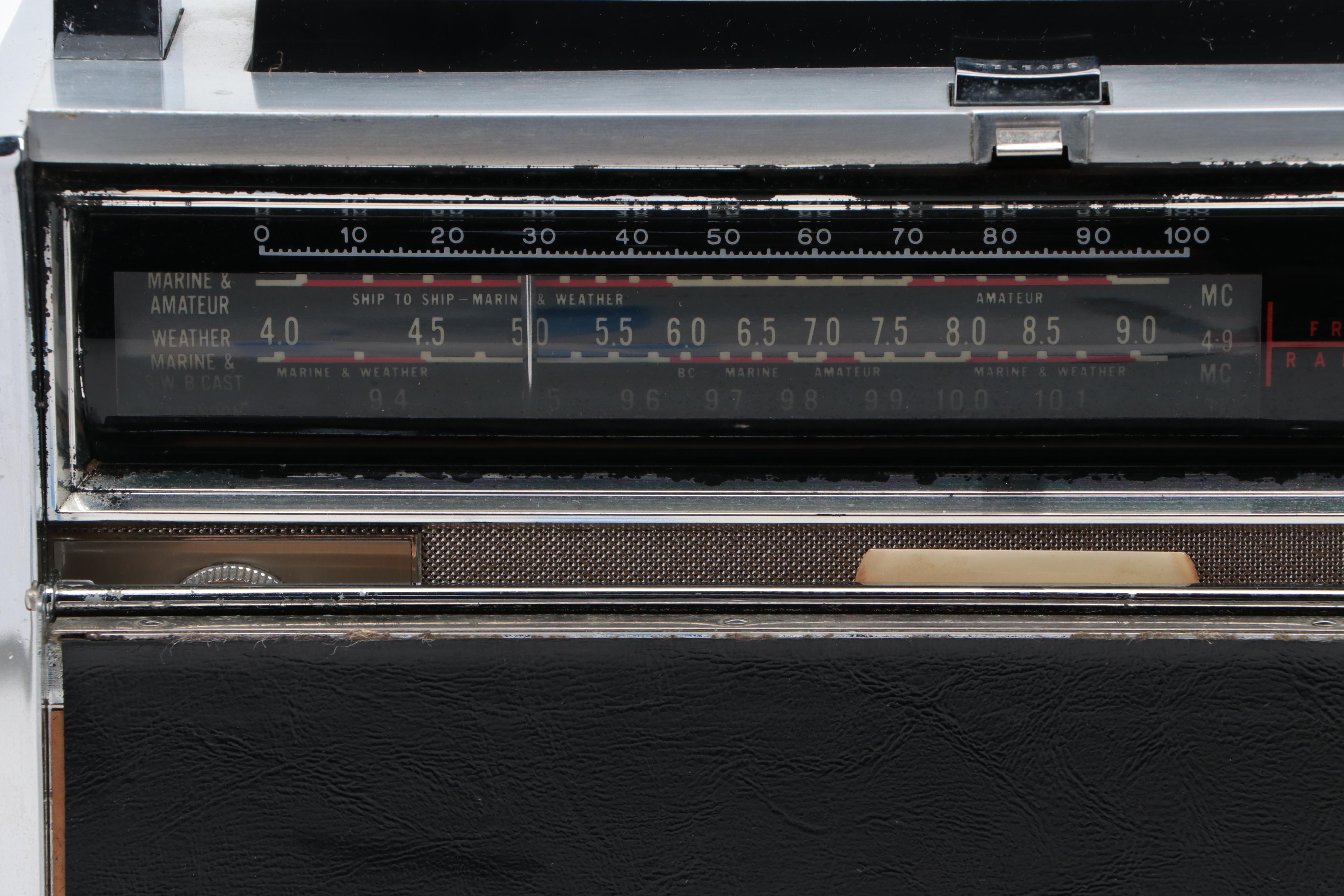 Zenith Royal 3000-1 Trans-Oceanic Portable Radio, 1962–1971