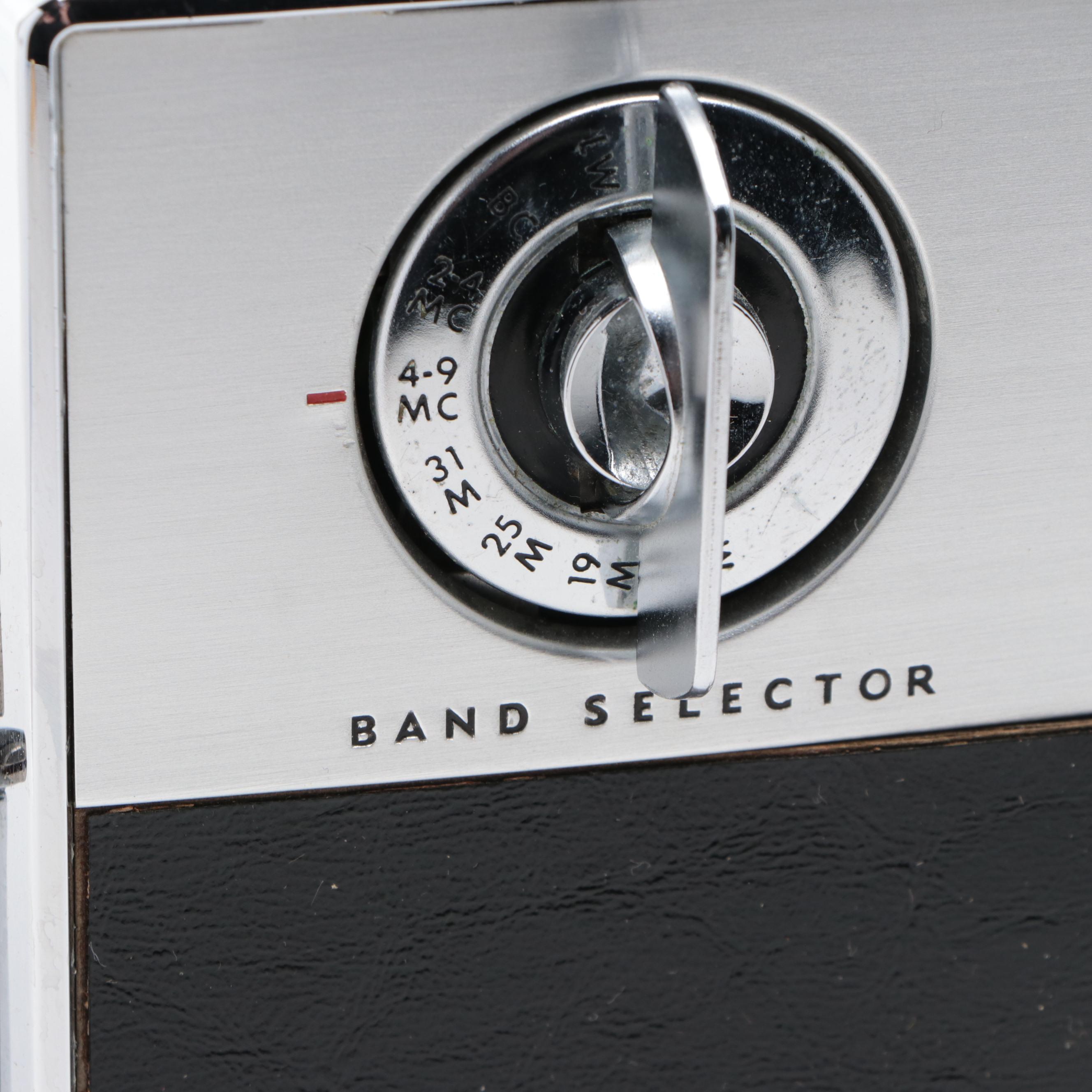 Zenith Royal 3000-1 Trans-Oceanic Portable Radio, 1962–1971