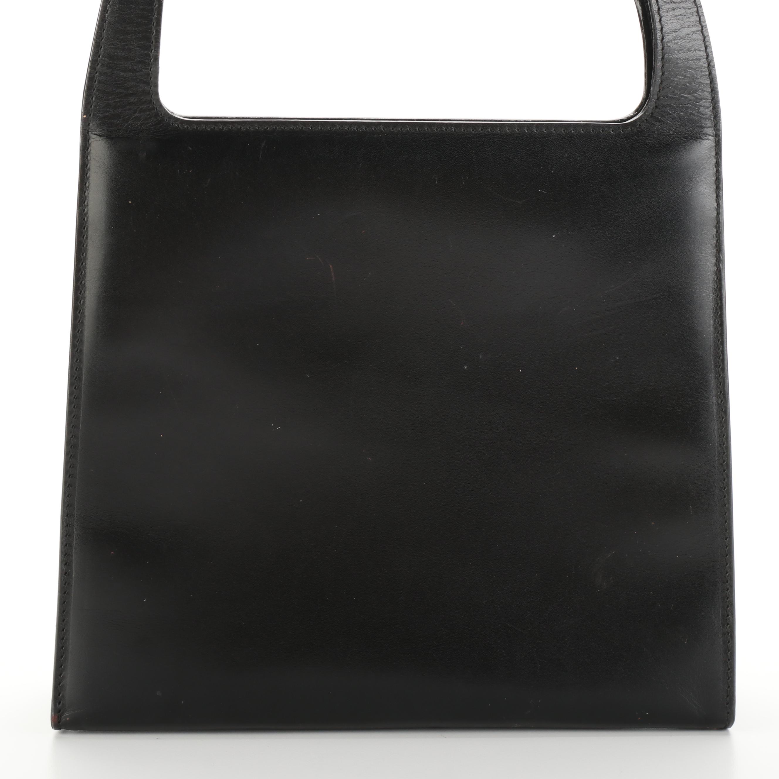 Gucci G Clasp Shoulder Bag in Black Leather