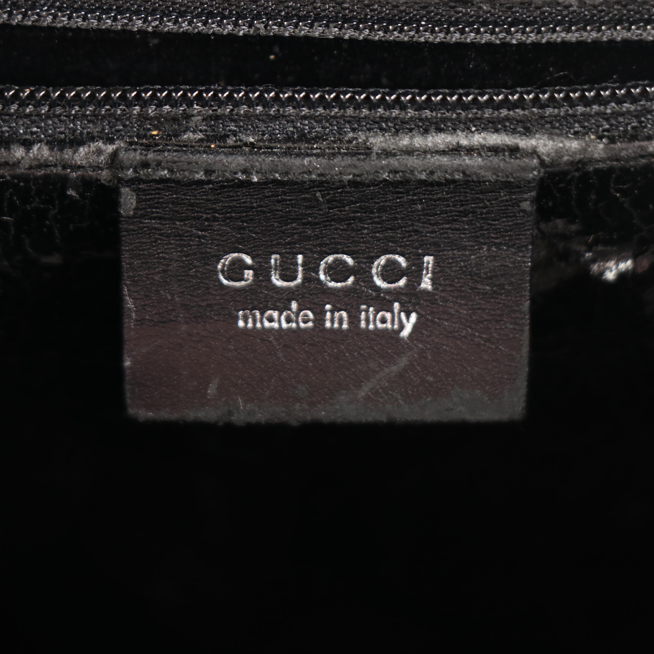 Gucci G Clasp Shoulder Bag in Black Leather