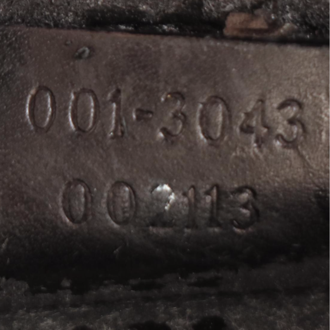 Gucci G Clasp Shoulder Bag in Black Leather