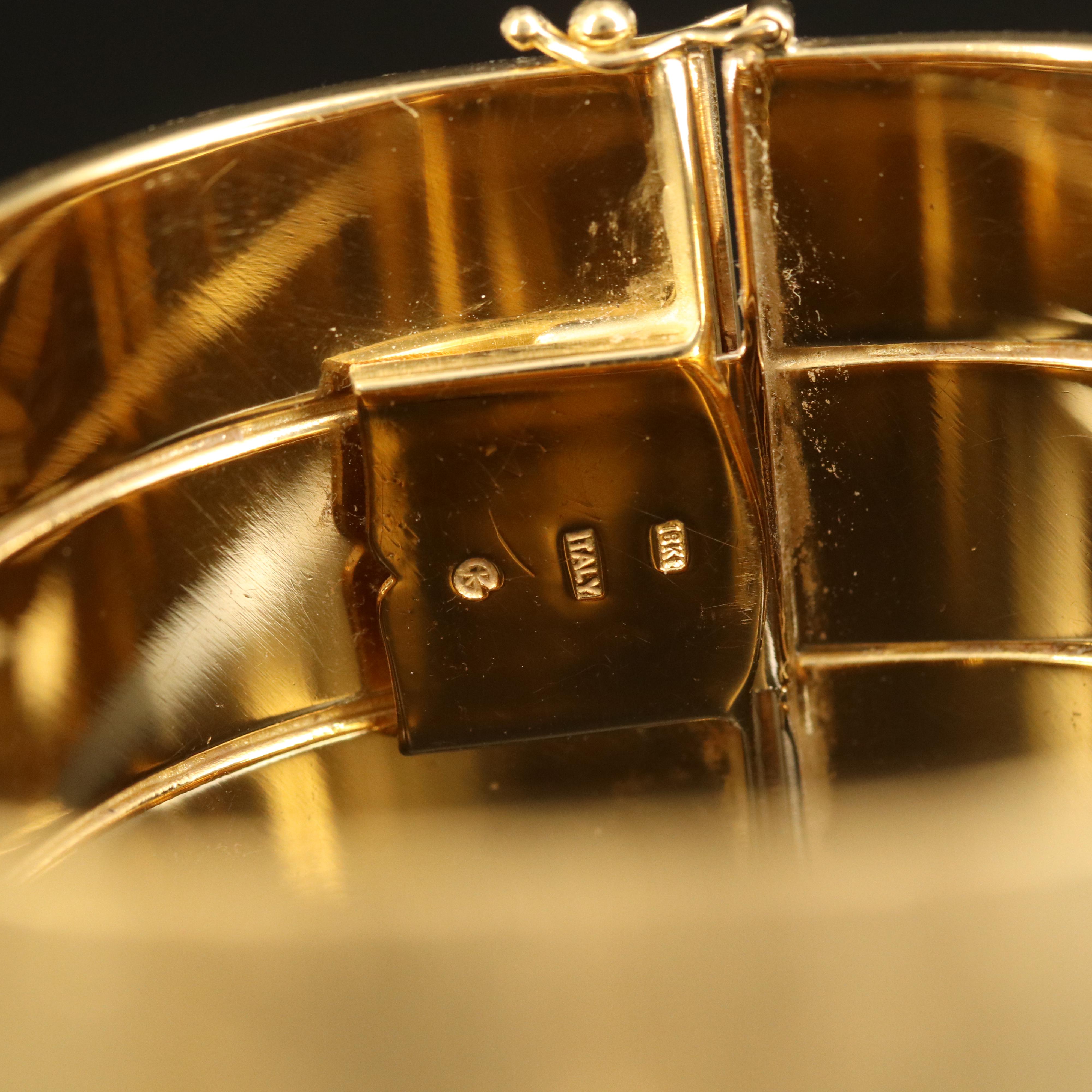Vintage Italian 18K Rigato Engraved Hinged Bangle