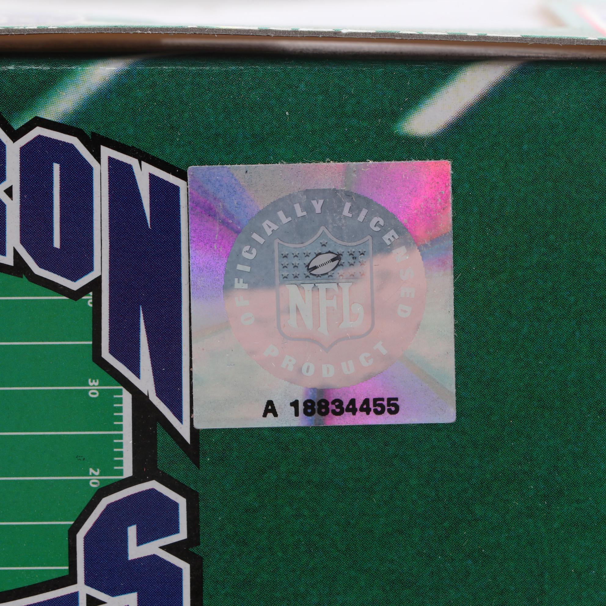 Kenner Starting Lineup Brett Favre and Other Gridiron Greats Action Figures